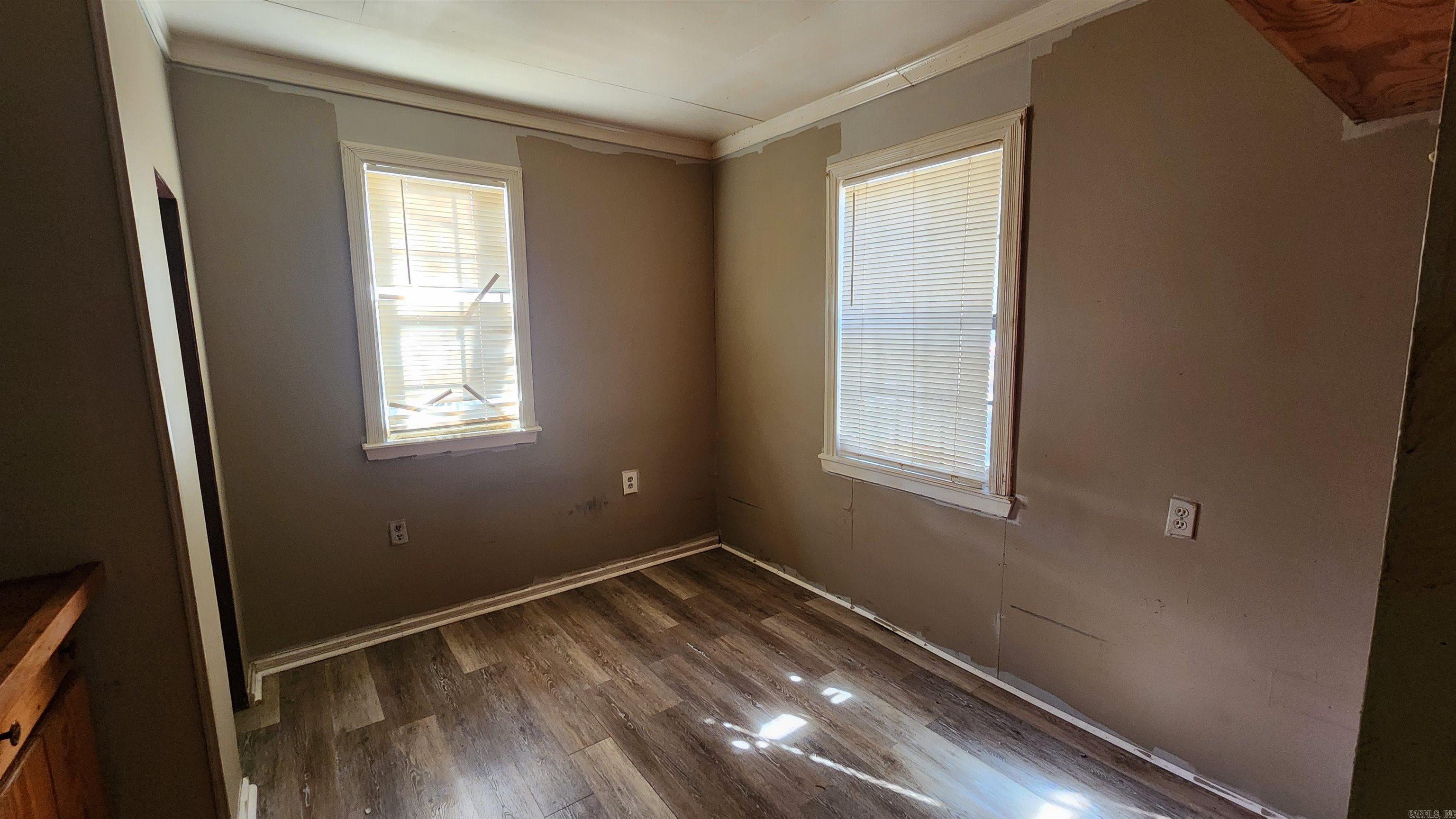 BARROW JOHN - Residential