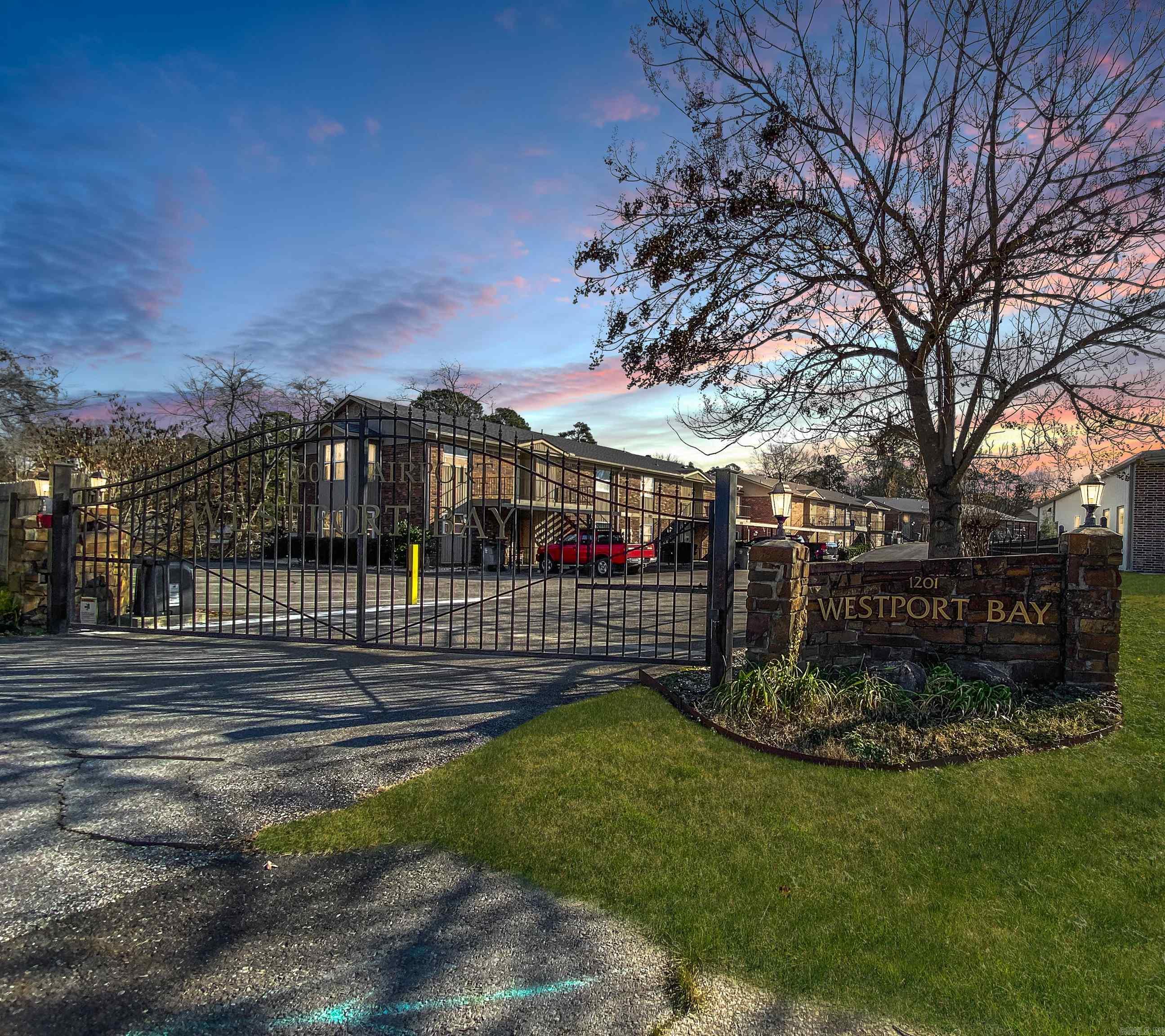 Westport Bay Town House - Residential