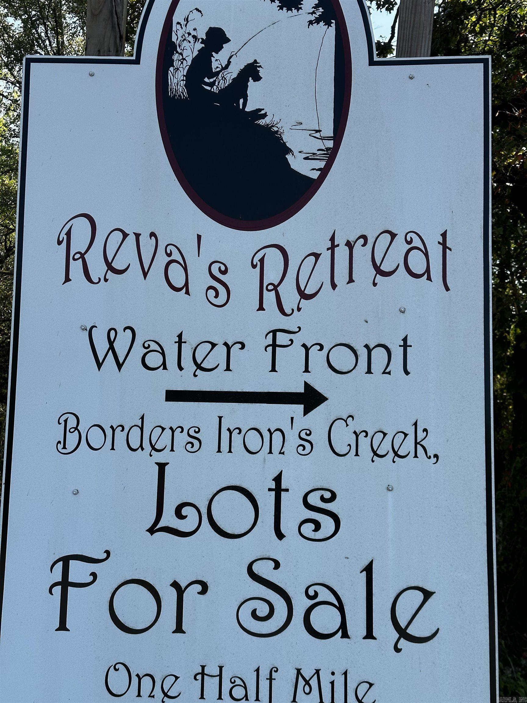 REVAS RETREAT - Land