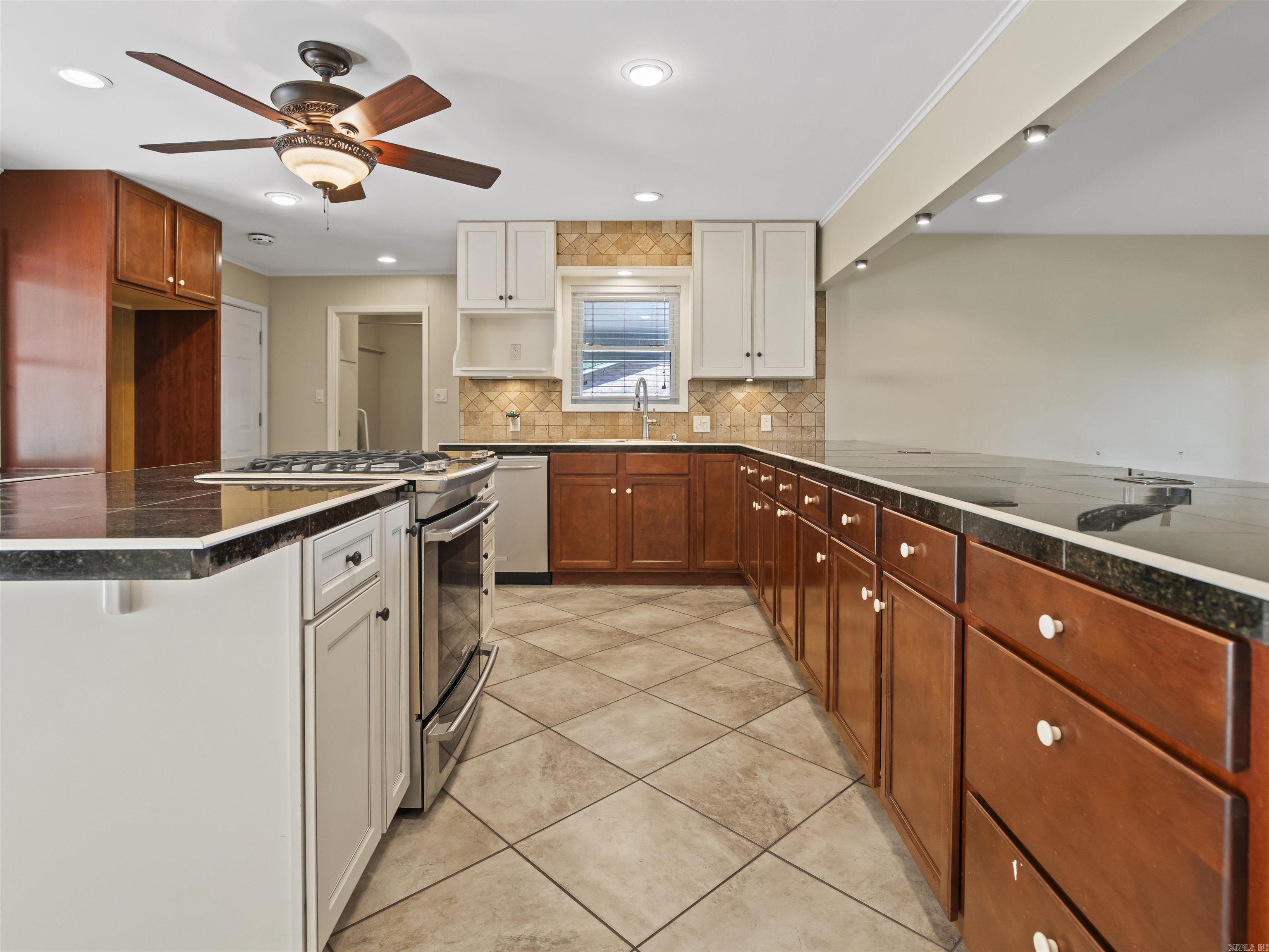 CLIFTON PLACE - Residential