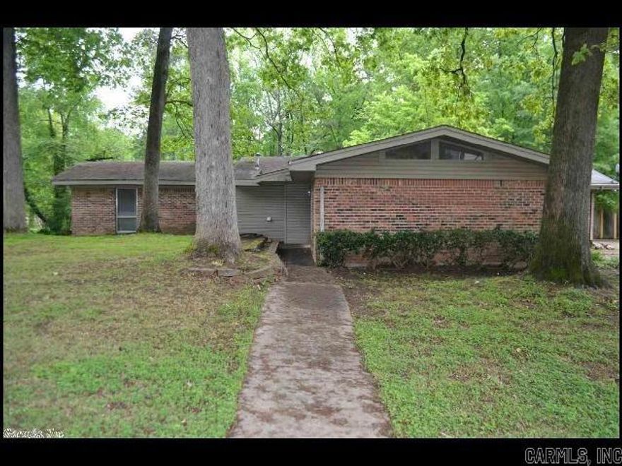 *LITTLE ROCK* SPACIOUS HOME CLOSE TO BAPTIST HOSPITAL IN THE PATTON PLACE SUBDIVISION!! This 3 Bedroom And 2 Bath Home Features 1800 Square Feet Of Living Space! Electric Range, Refrigerator, And Dishwasher Provided In Kitchen With Eat-In Dining! Washer And Dryer Hookups Available! Central Heat And Air For Year-Round Comfort! Partially Fenced Backyard! Pad For Parking! PET FRIENDLY!!