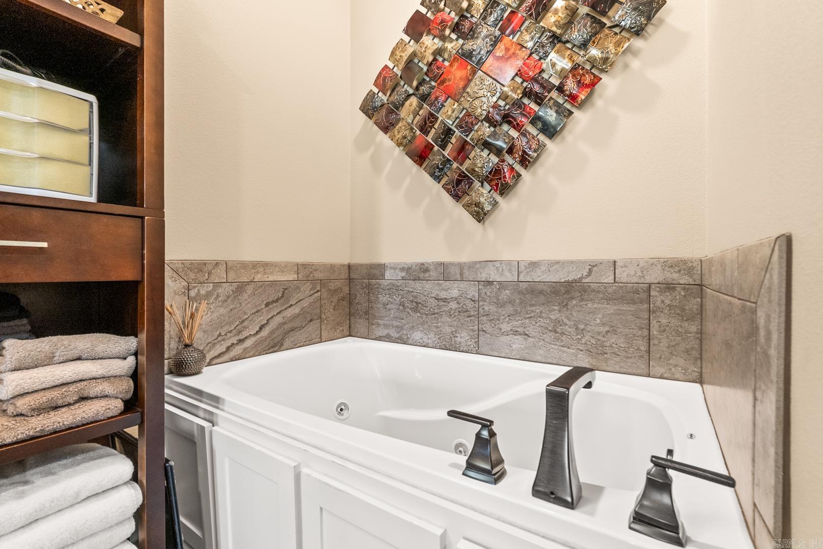 MILLERS GLENN - Residential