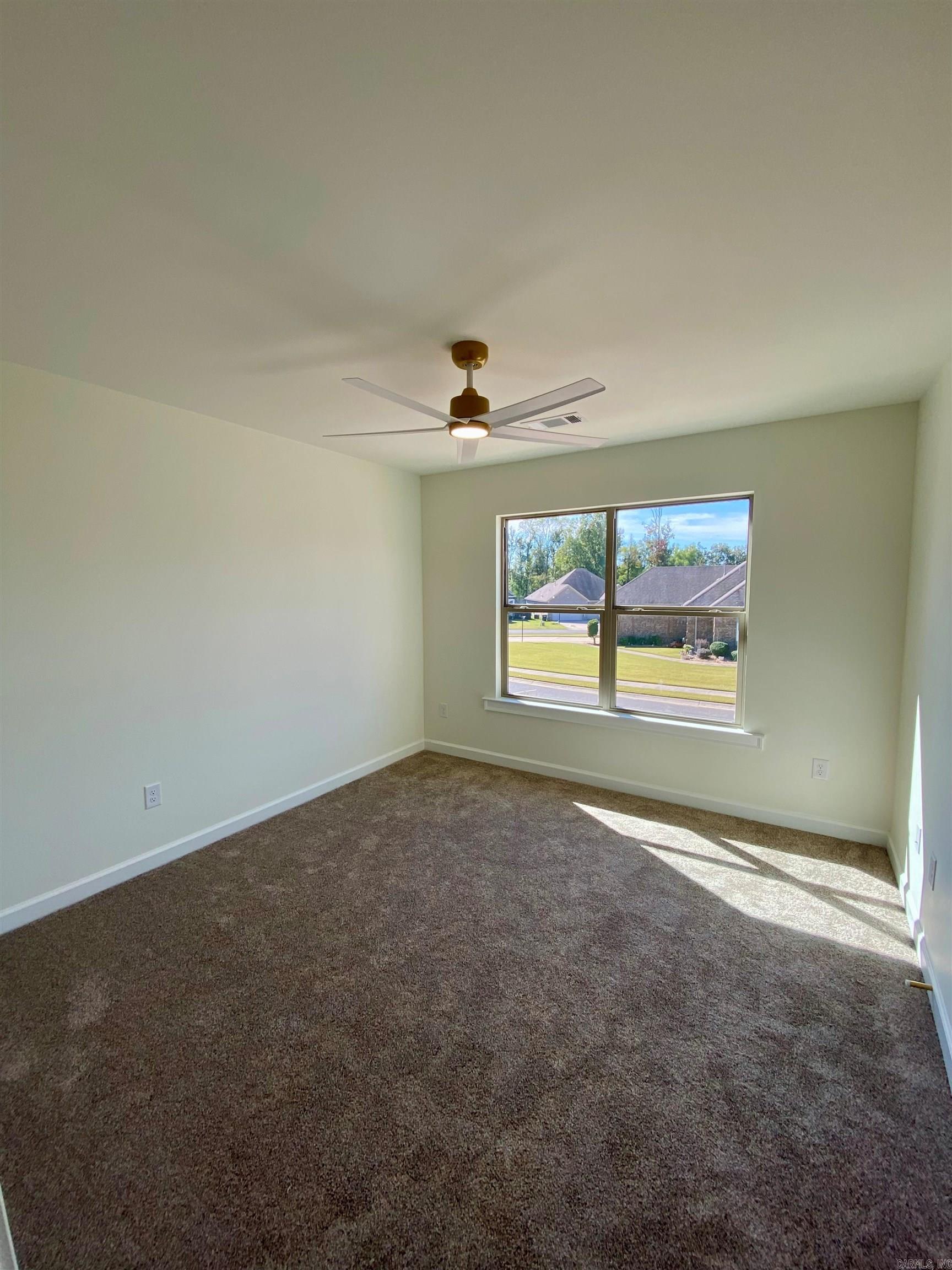 EDGEWATER - Residential