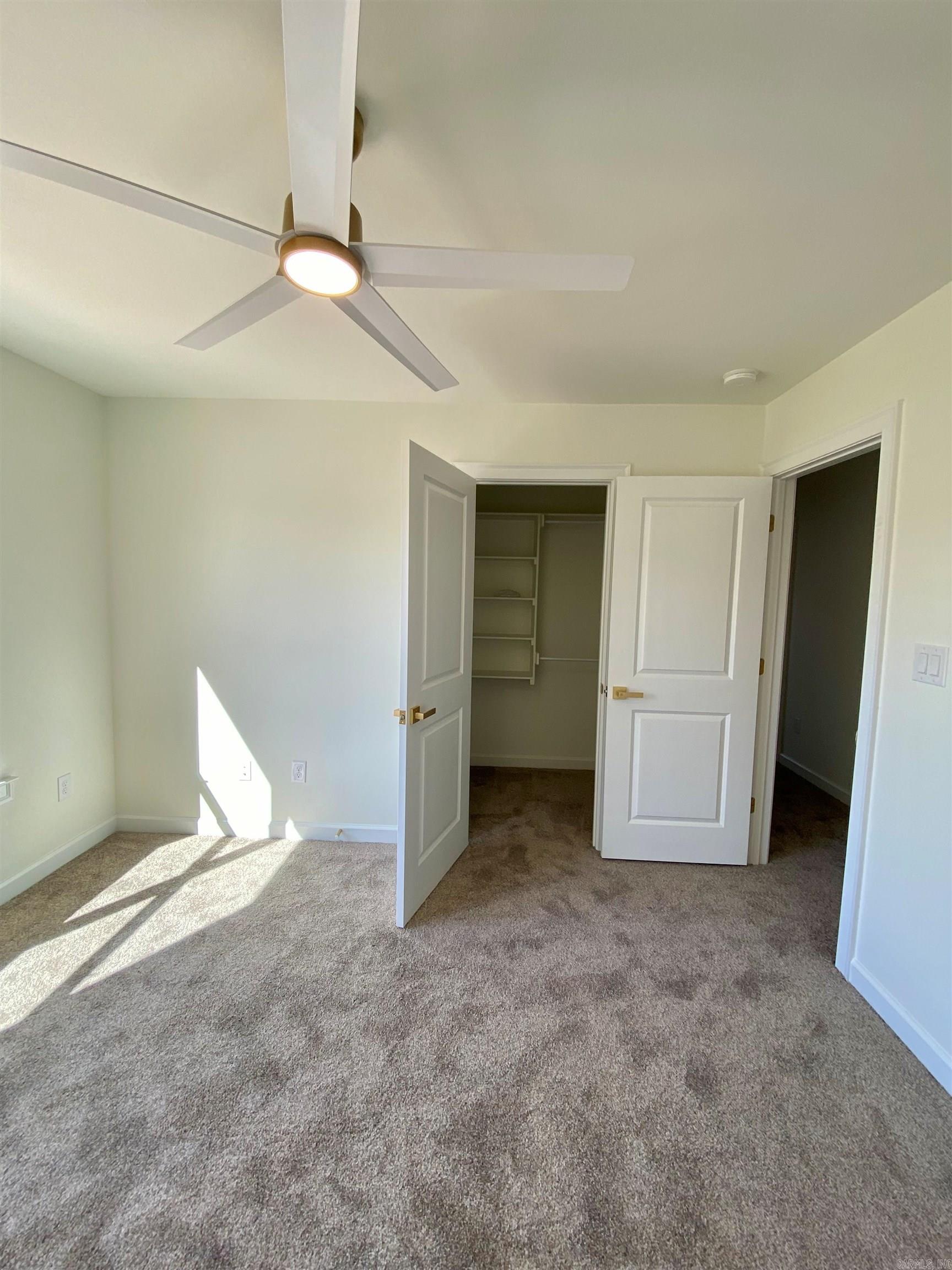 EDGEWATER - Residential