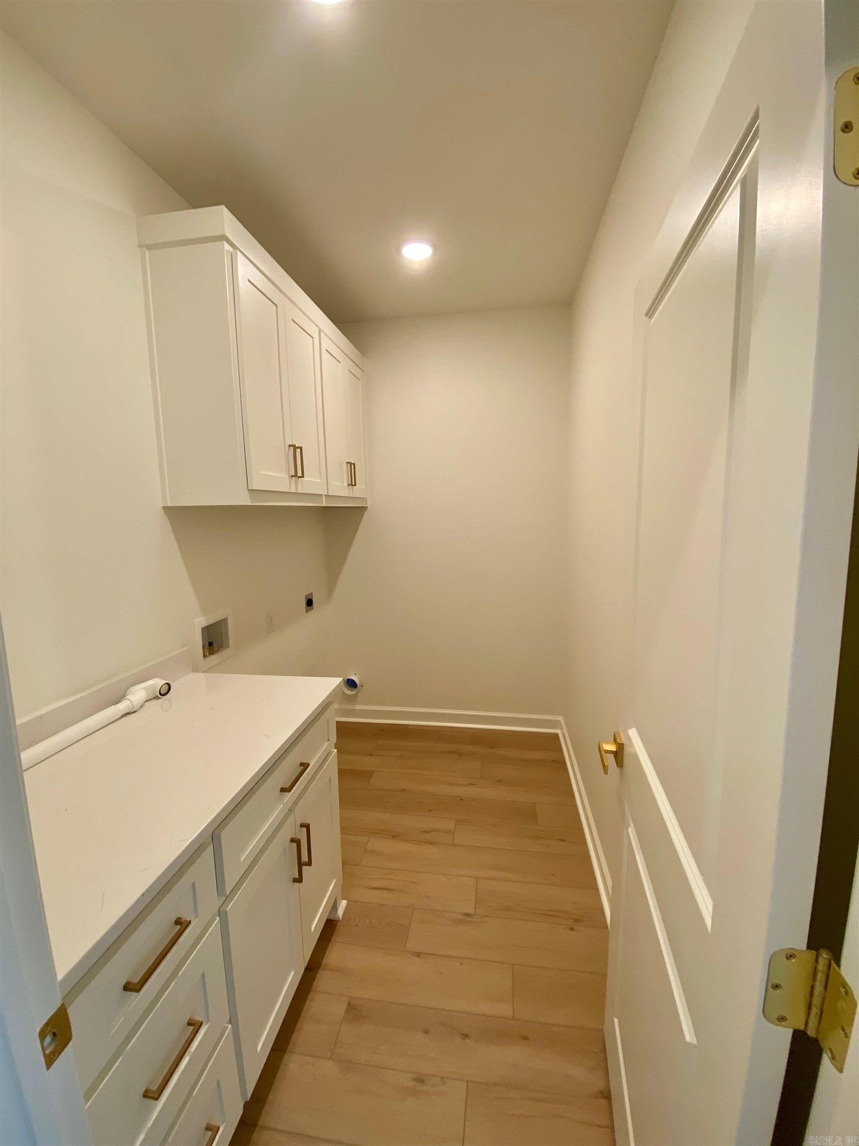 EDGEWATER - Residential