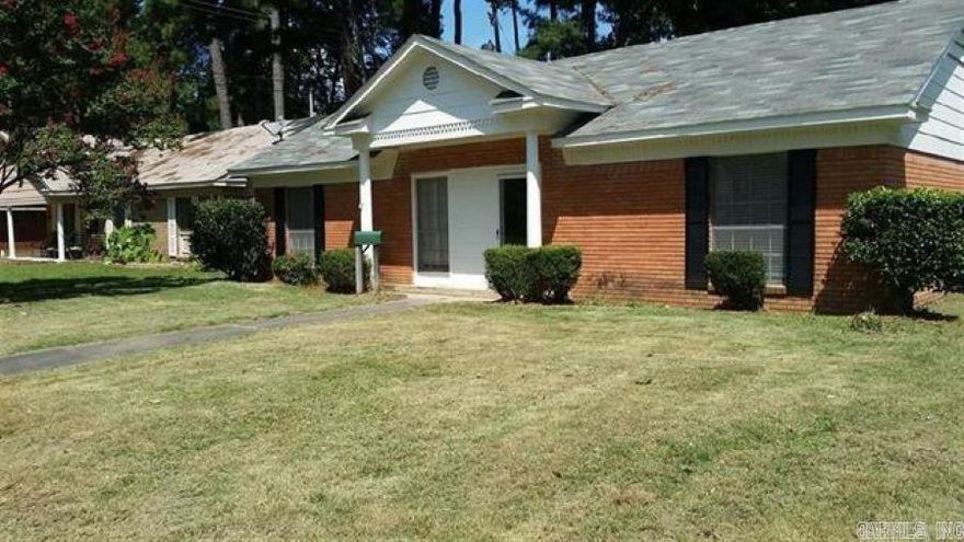 Adorable renovated 3BR/2BA SWLR home. Hardwoods in main living areas, tile in kitchen and bathrooms, carpeting in bedrooms. Back porch with sliding back door, fenced in back yard, nice trees, shed. Agents see remarks for showings. no SPD 24hr notice and weekday showings only