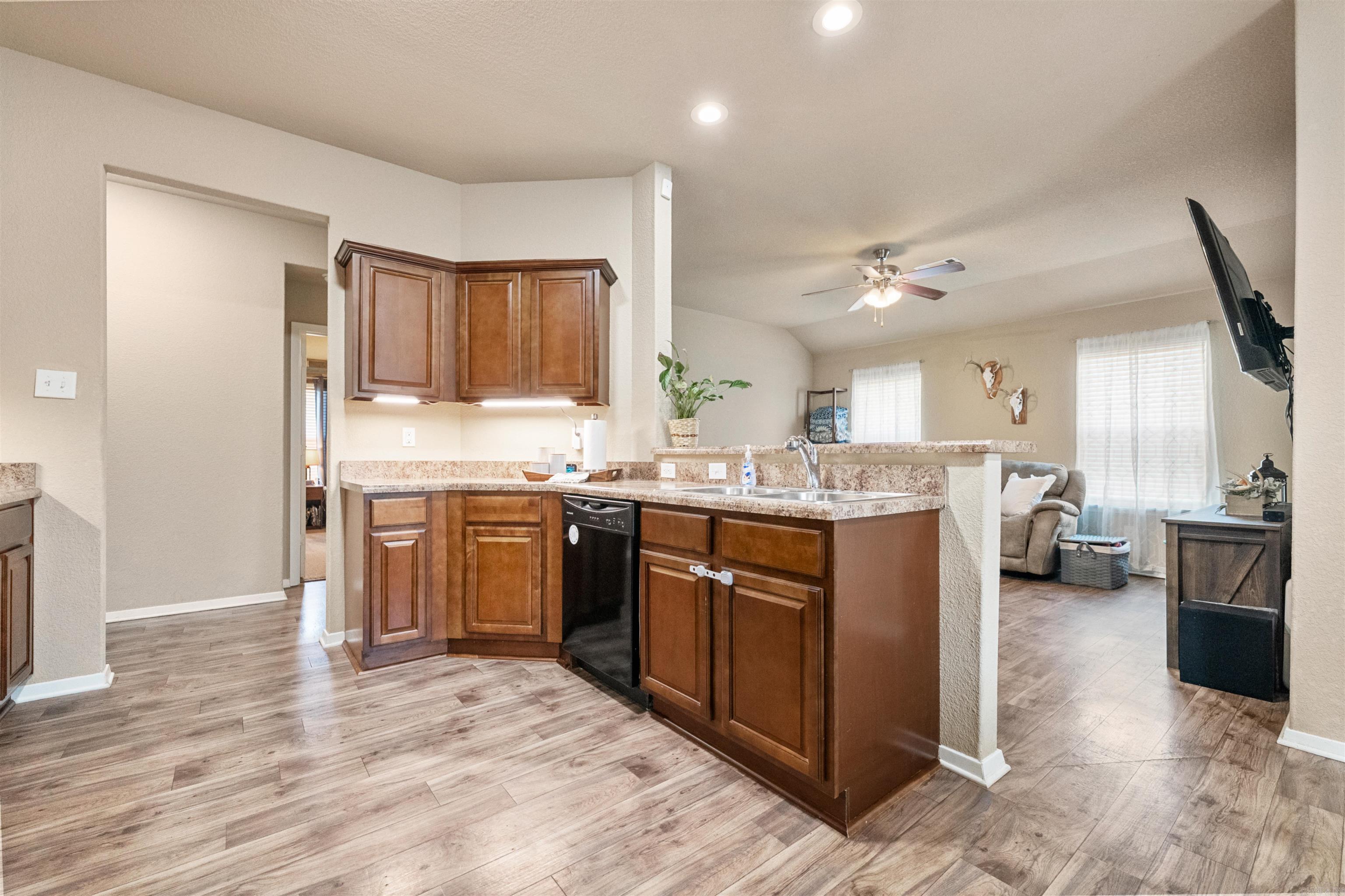 Faulker Lake Crossing - Residential