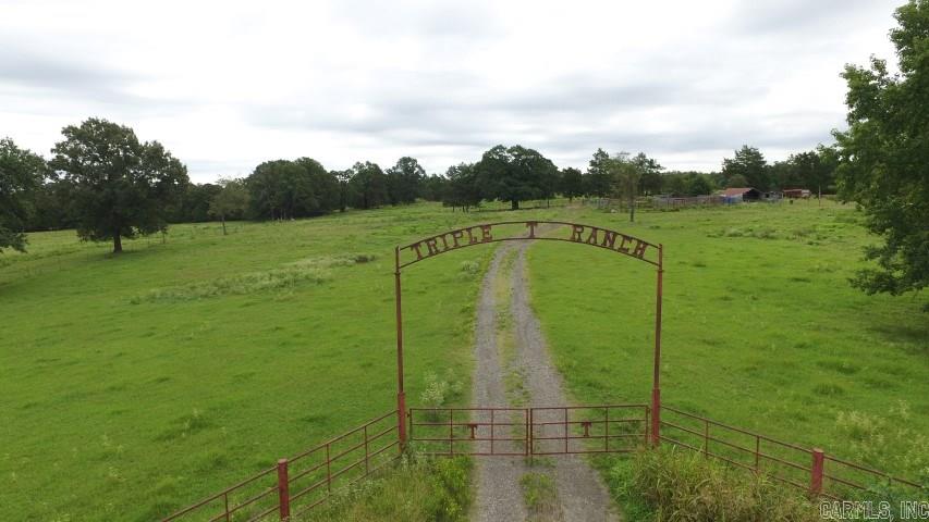 Looking for the perfect place to build your dream home but also big enough to run cattle or horses? If yes, this is the PERFECT place for you! Approx. 345 acres. 290 acres are pasture and 55 acres are wooded. There are 3 ponds on the property, 1 small house in the front that will convey as is at NO VALUE and 2 gas wells towards the back with monthly income. Land is currently leased to a cattle farmer. With Vilonia, Conway, Greenbrier and Heber Springs only minutes away this land has a convenient location.