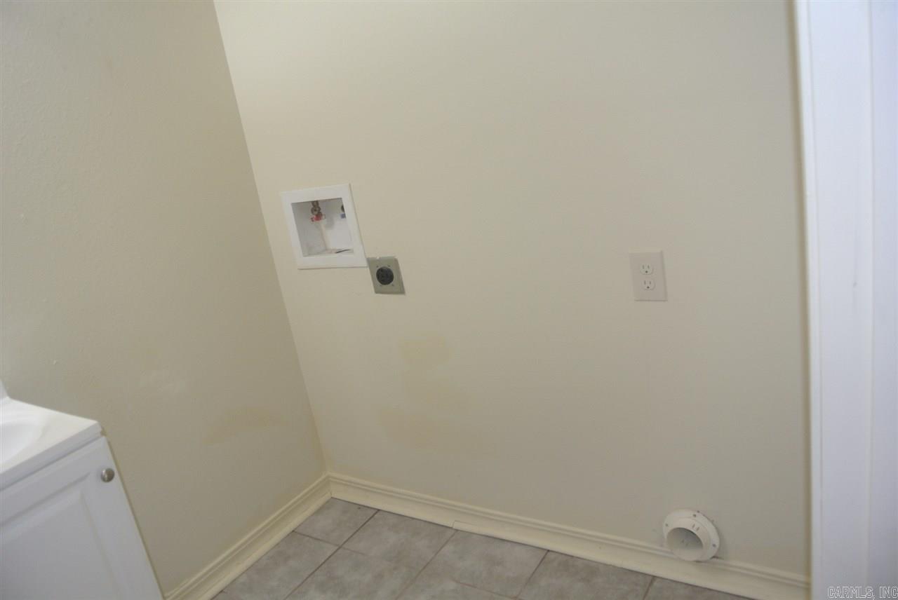 Le Bette Manor - Residential Lease