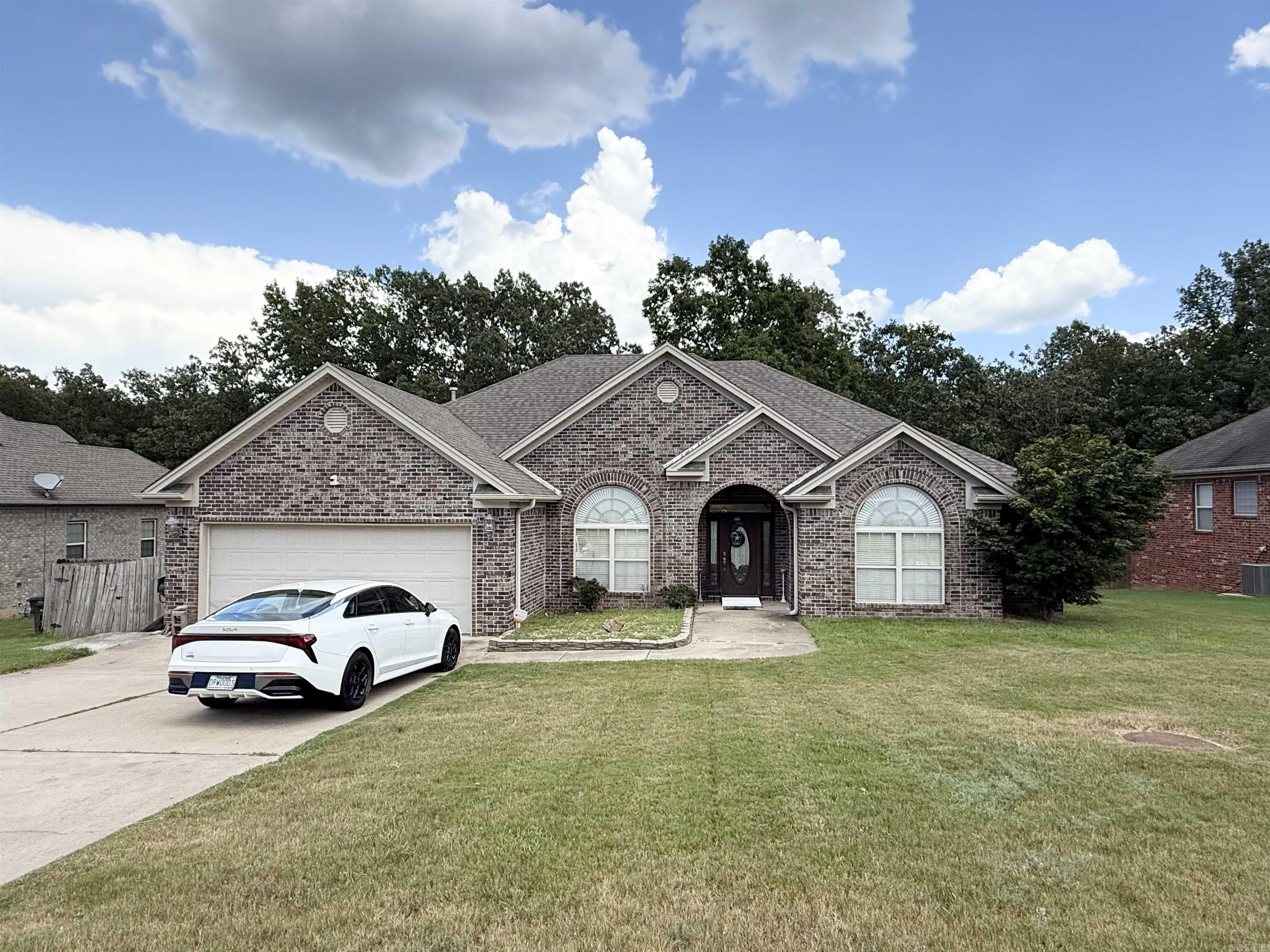 4 bedroom/2 bathroom cozy home nestled in a nice neighbor. Split floor plan, fenced in back yard