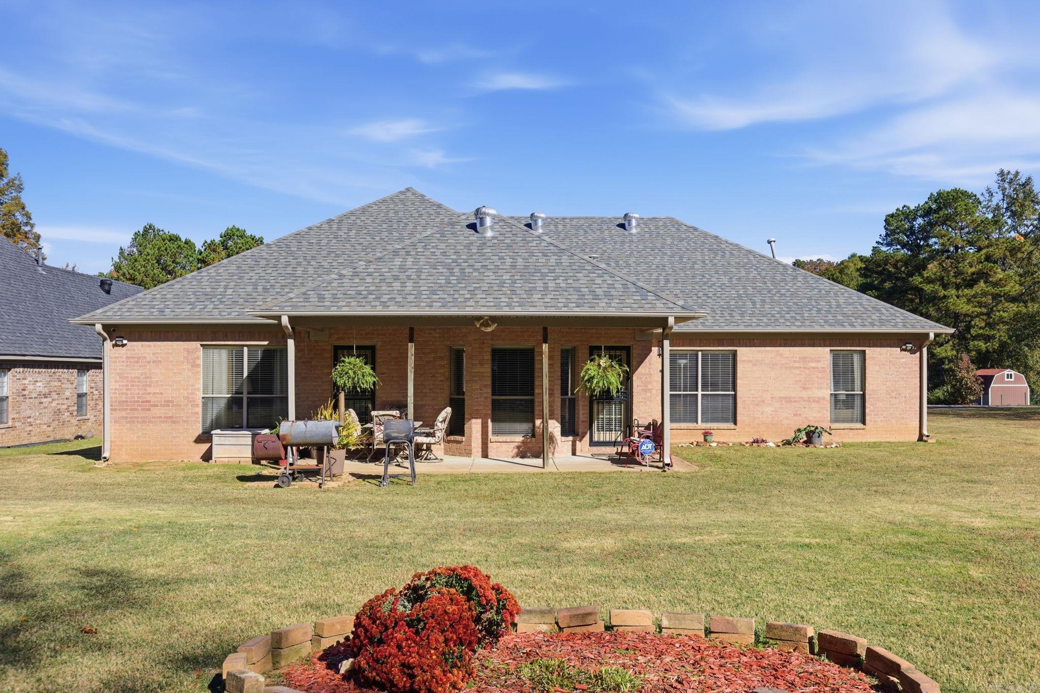 PECAN LAKE - Residential