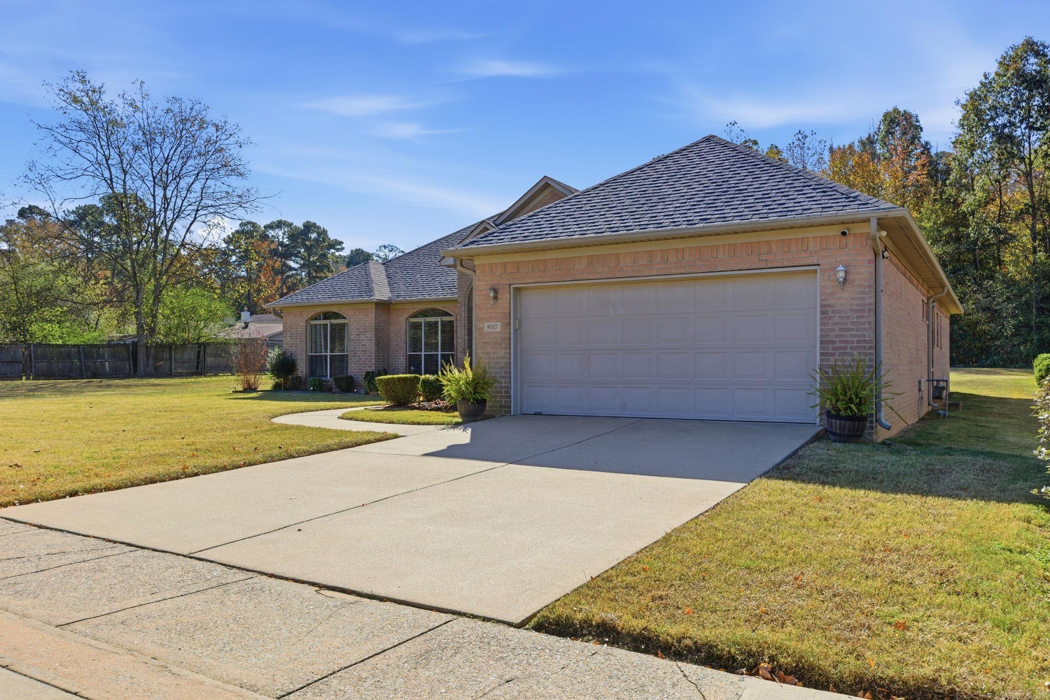 PECAN LAKE - Residential