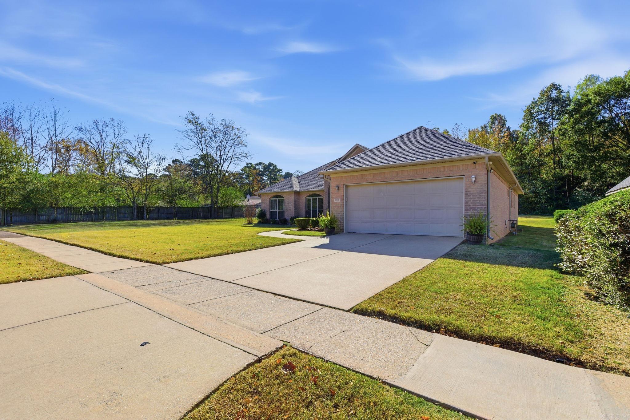 PECAN LAKE - Residential