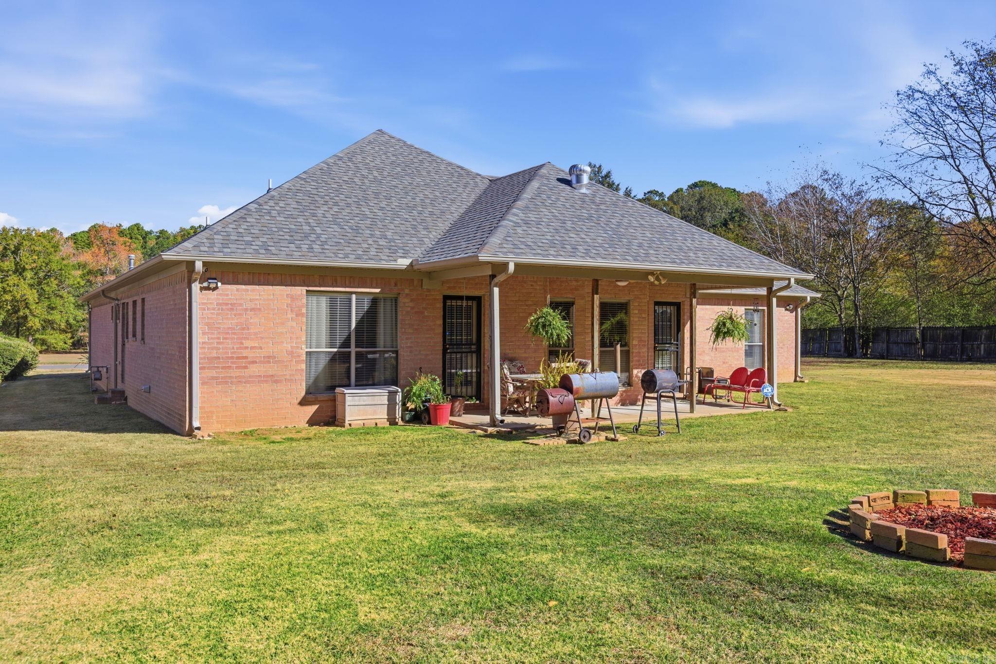 PECAN LAKE - Residential