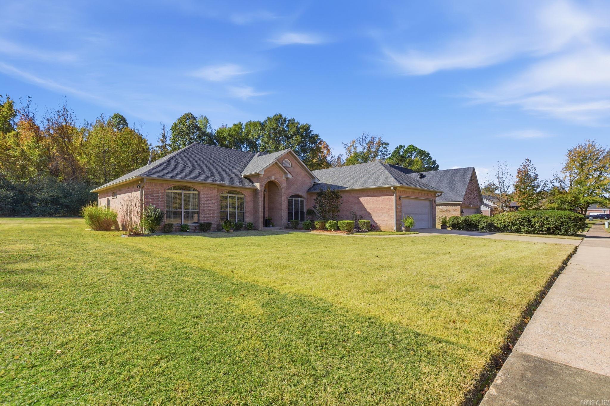 PECAN LAKE - Residential