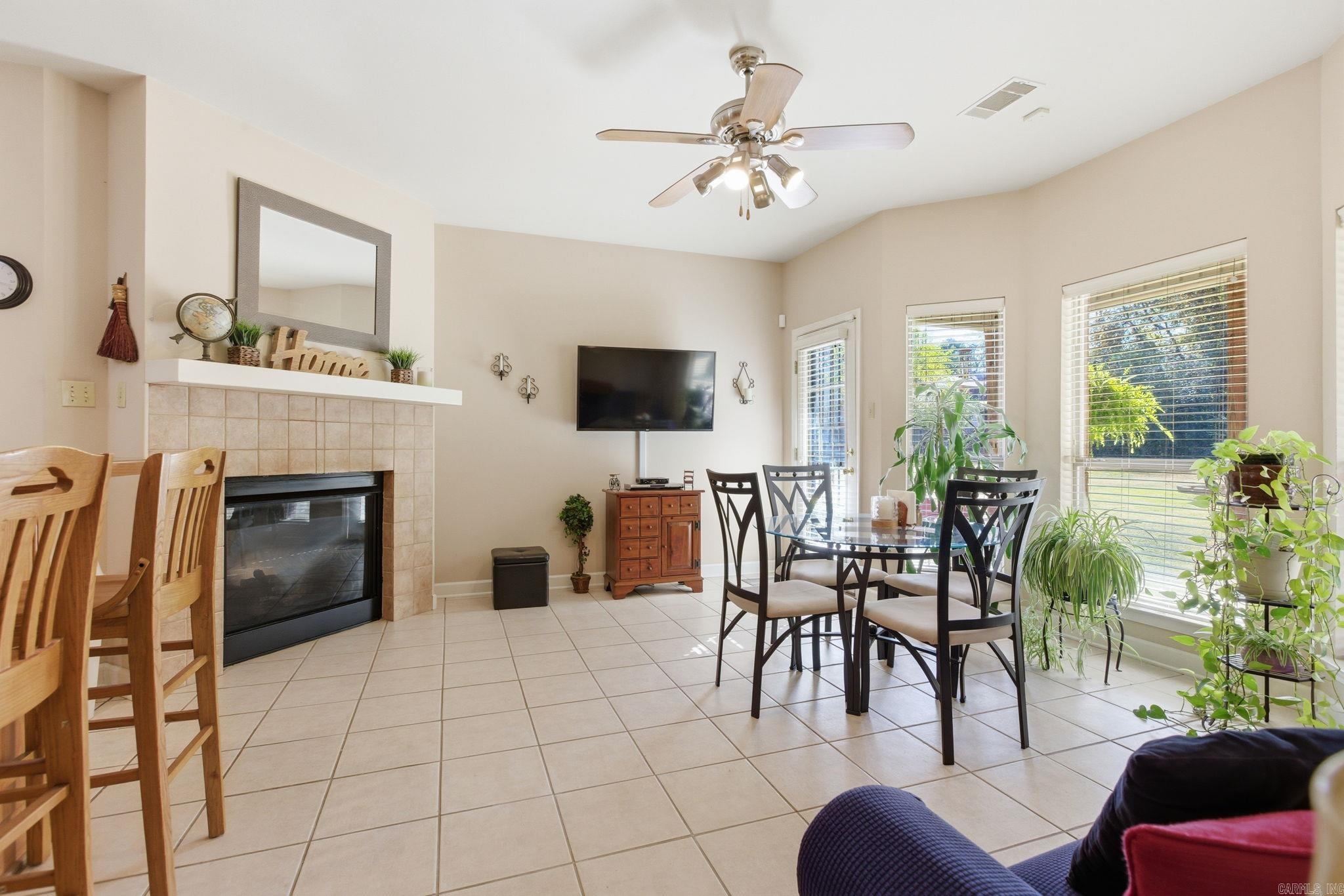 PECAN LAKE - Residential