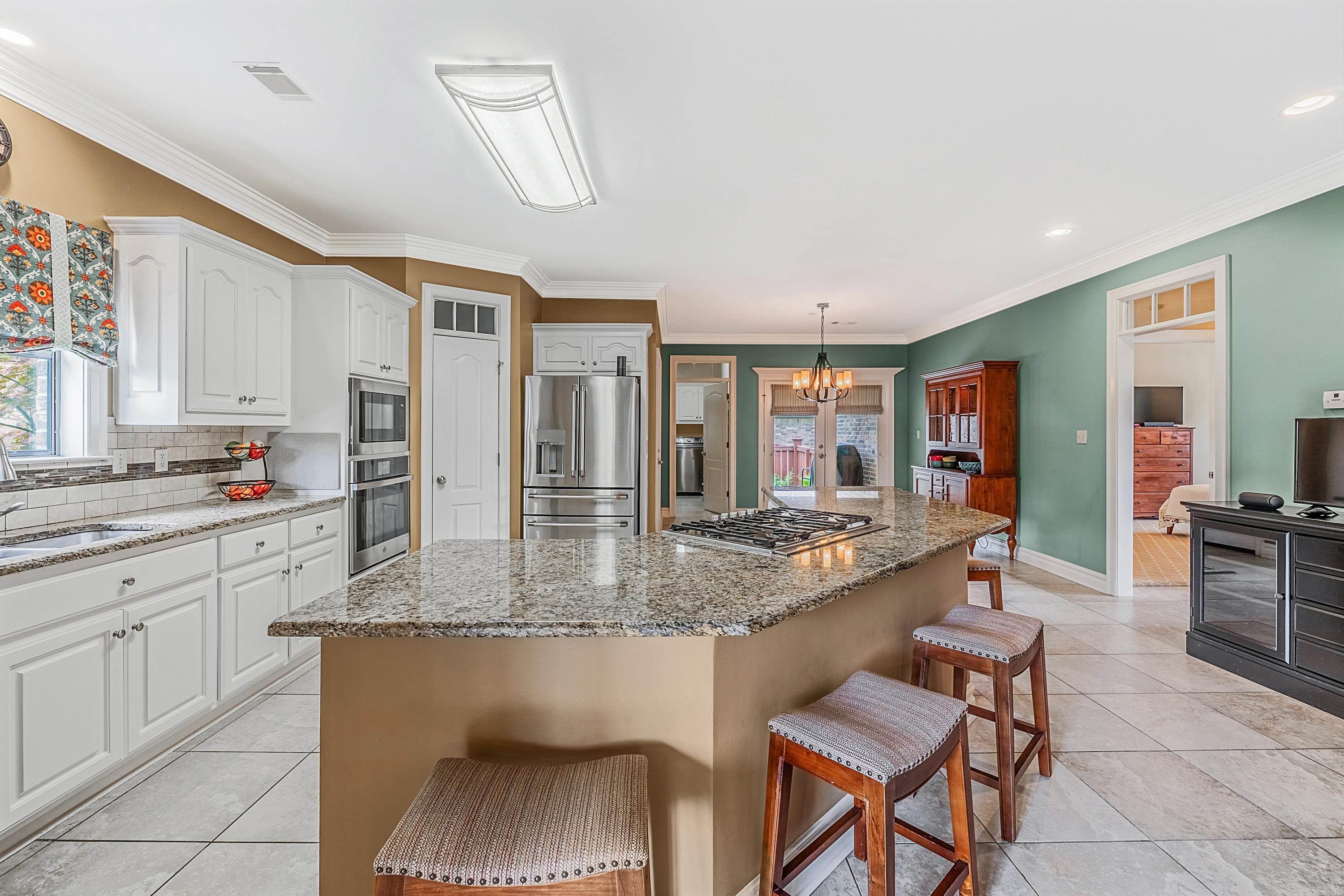 COUNTRY CLUB OF ARK THE - Residential