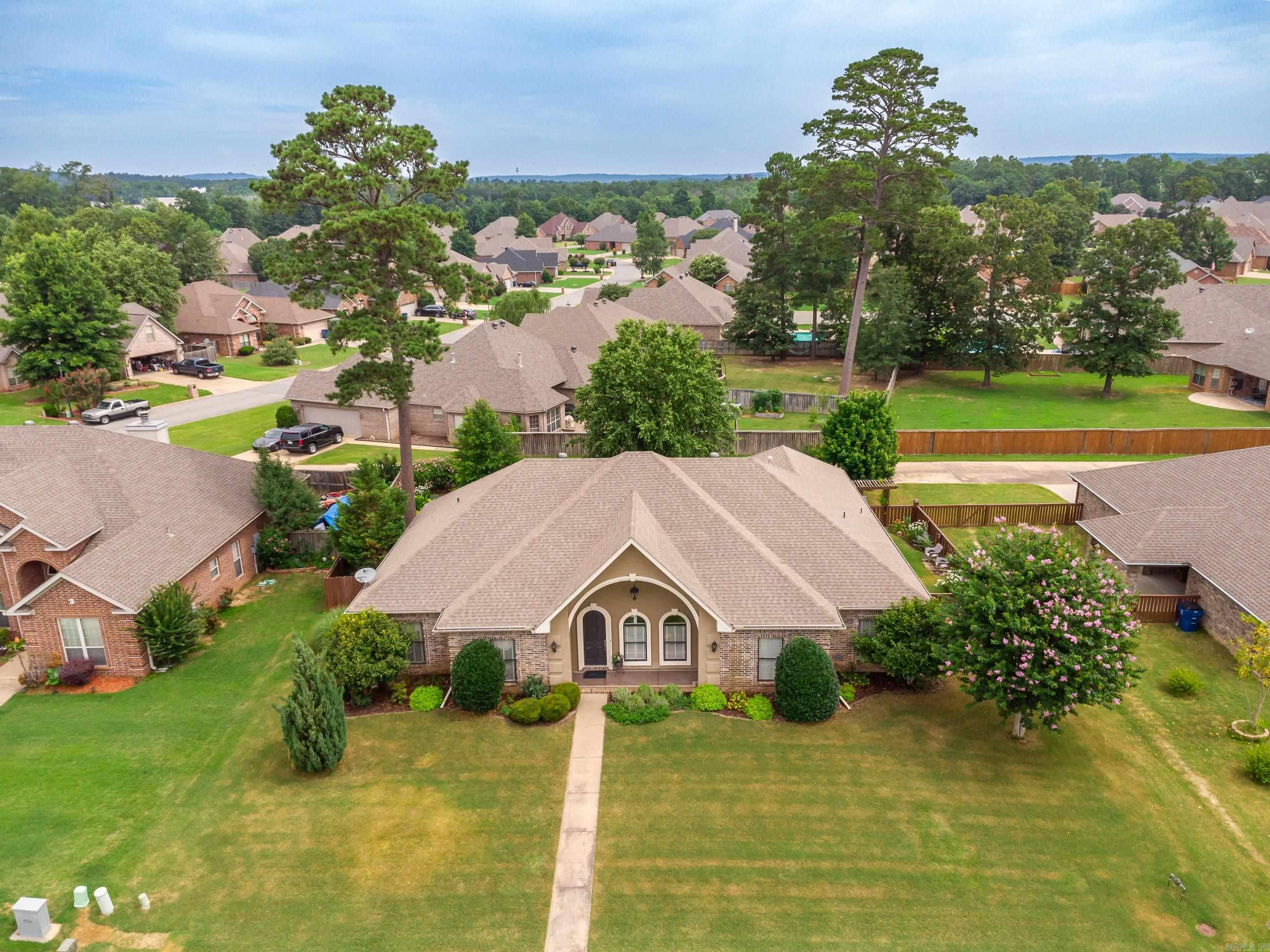 COUNTRY CLUB OF ARK THE - Residential