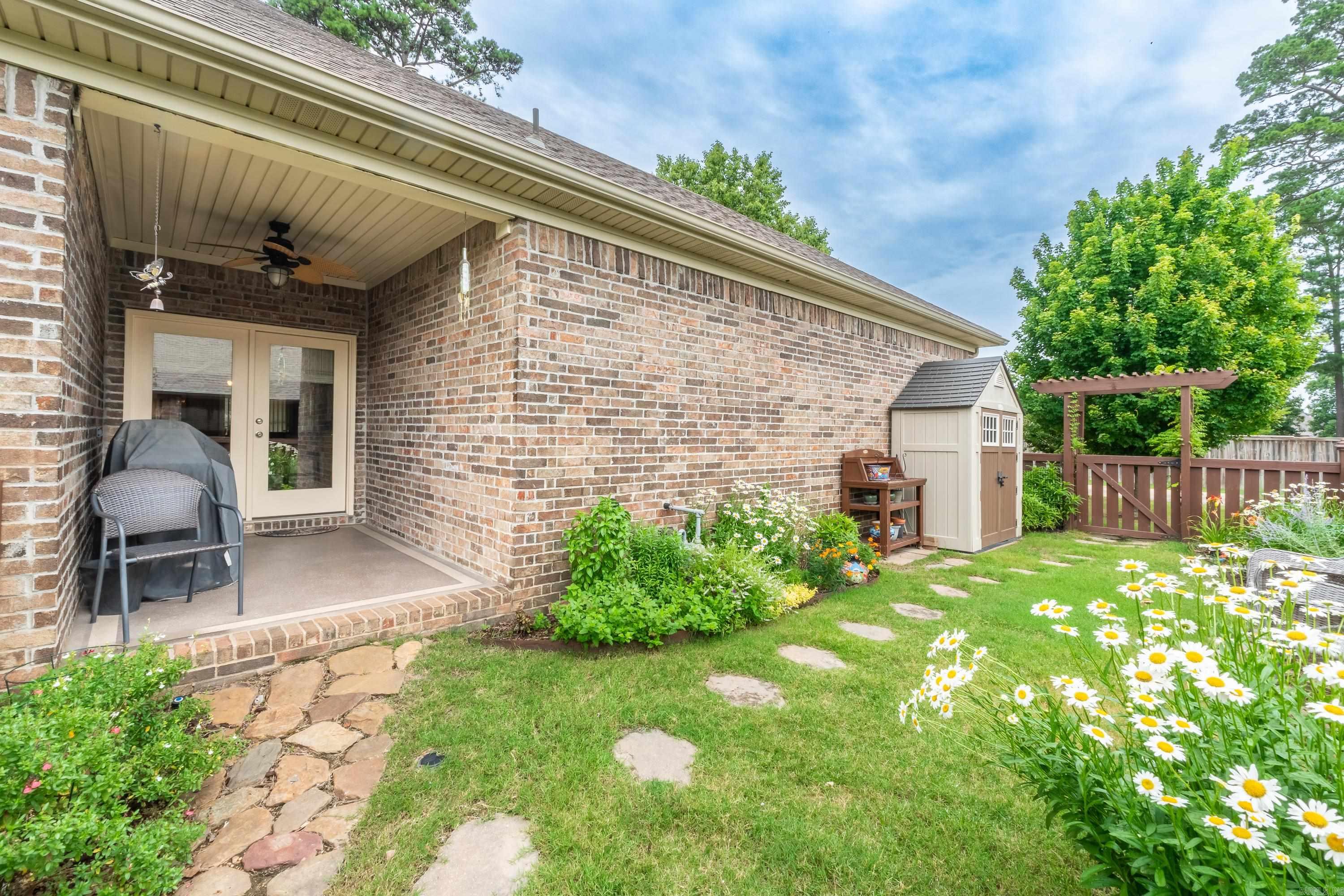 COUNTRY CLUB OF ARK THE - Residential