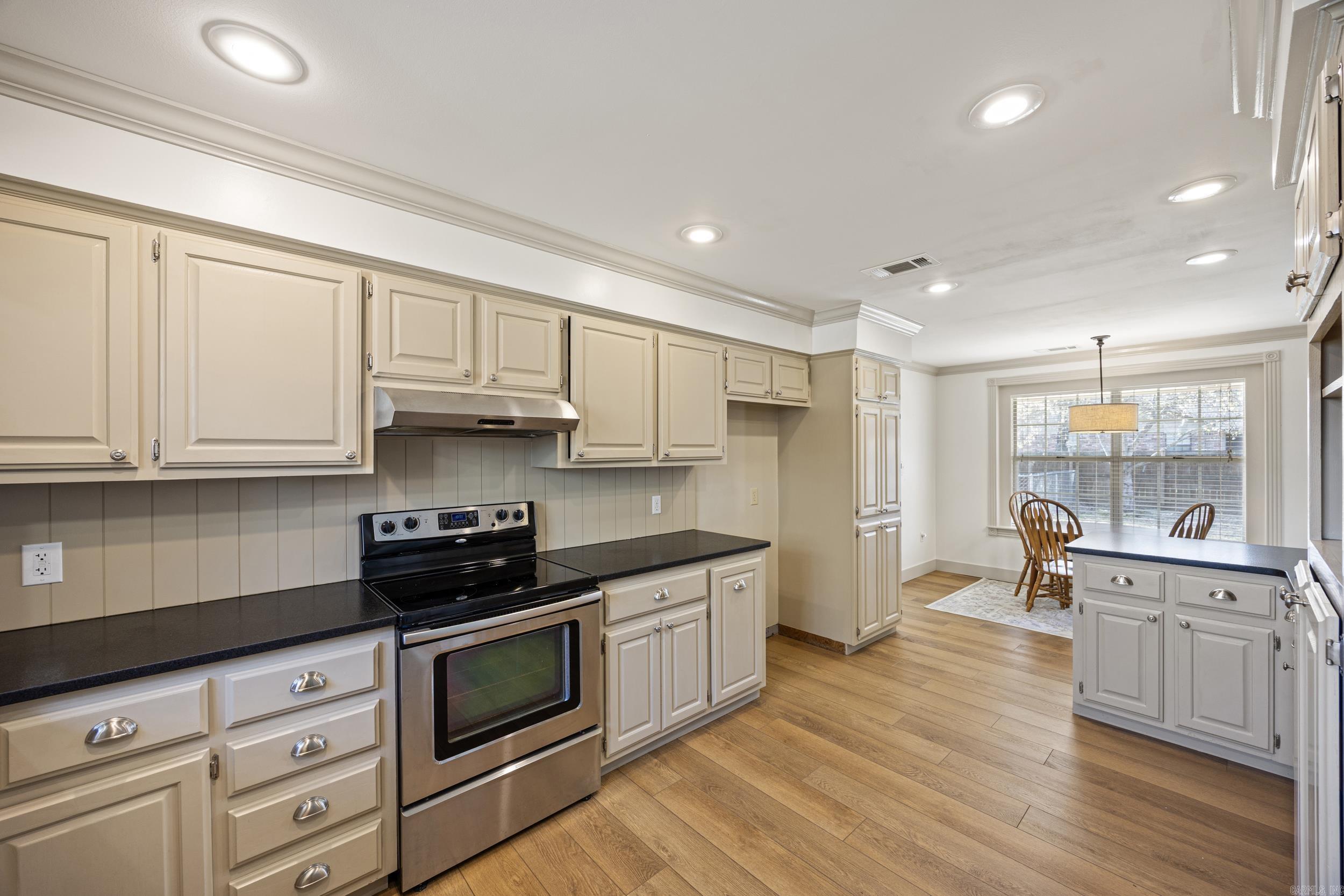 BROOKSIDE ESTATES - Residential