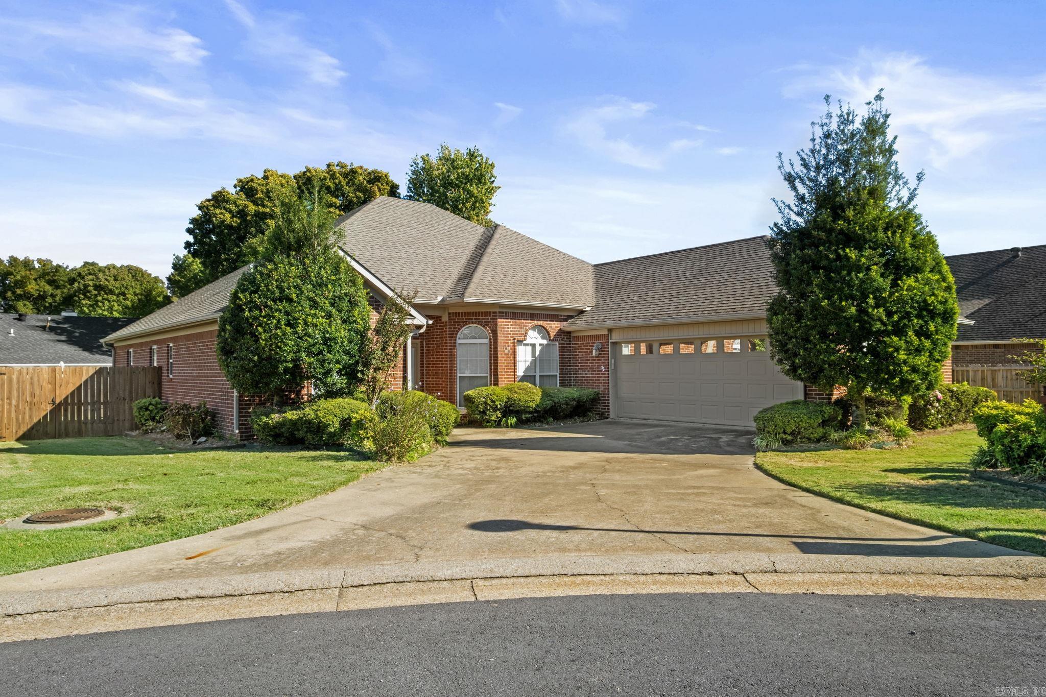 BELLE MEADE - Residential