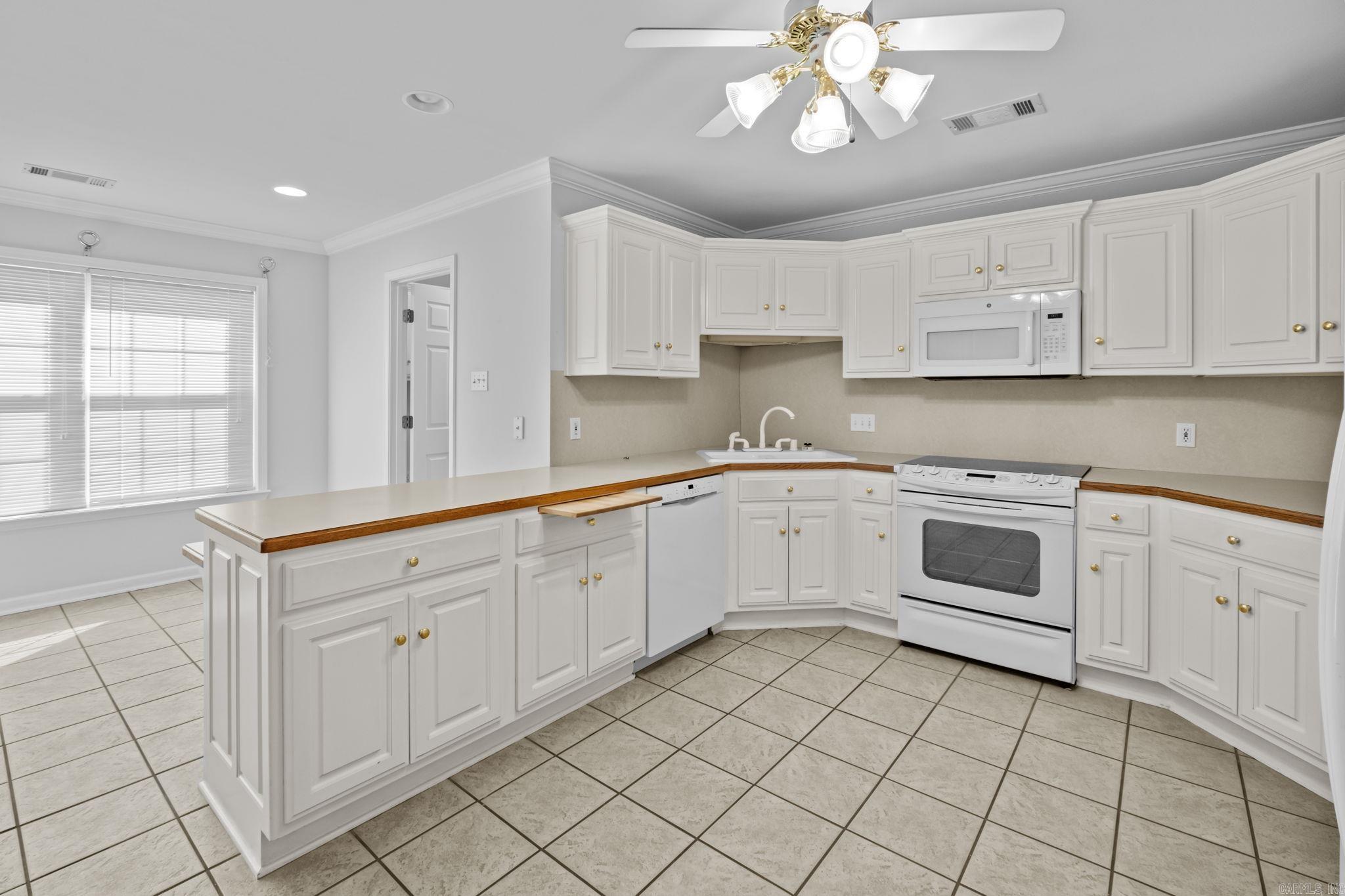 BELLE MEADE - Residential