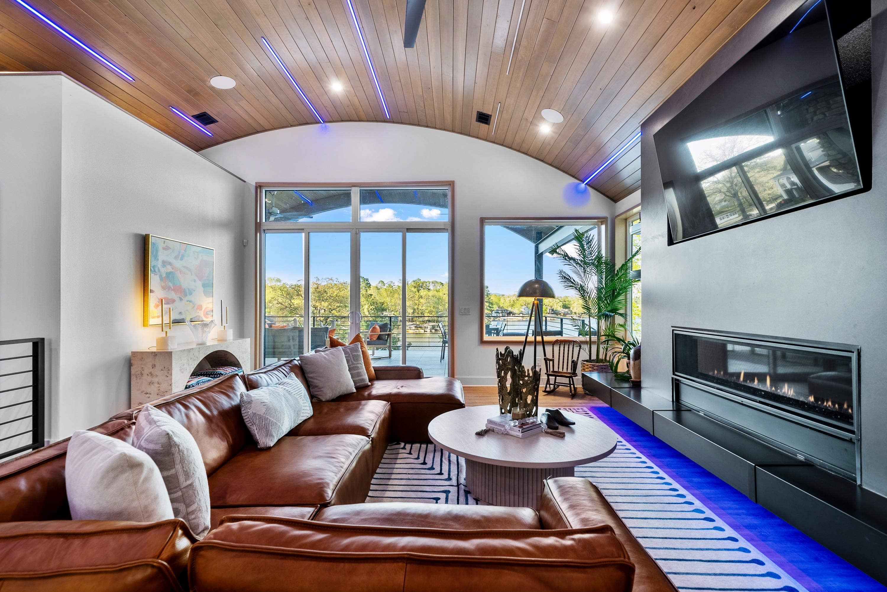 LAKE VIEW - Residential