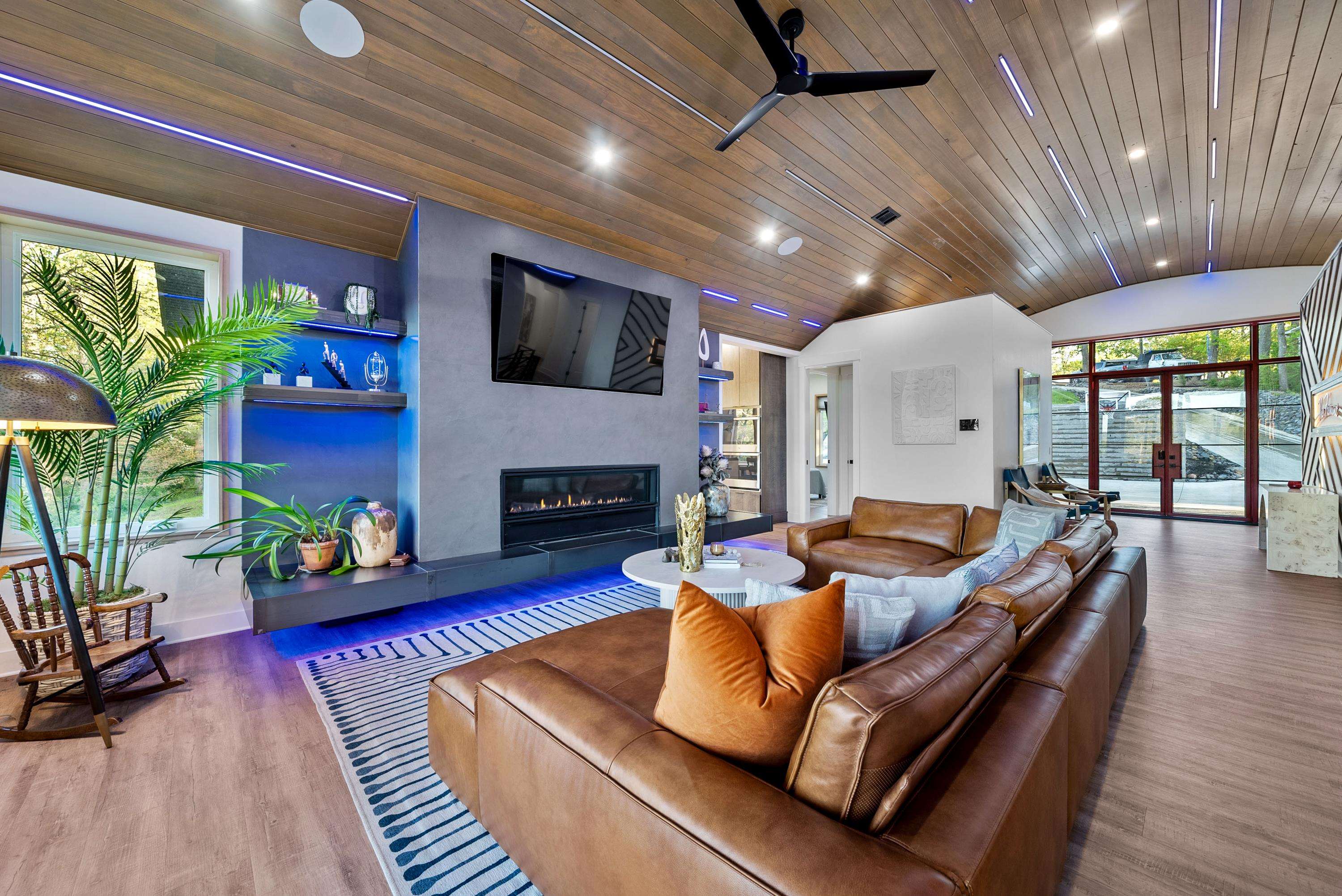 LAKE VIEW - Residential