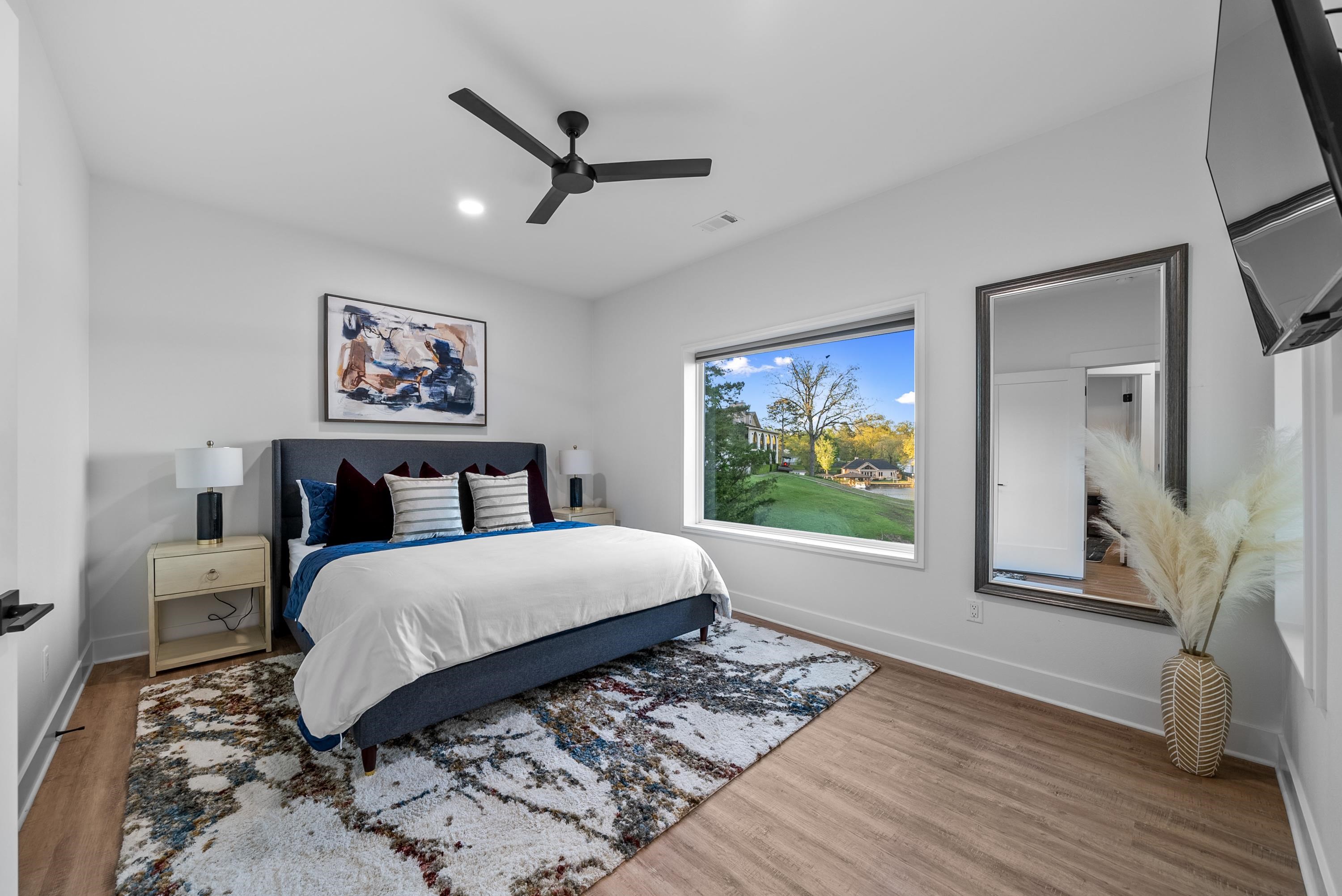 LAKE VIEW - Residential