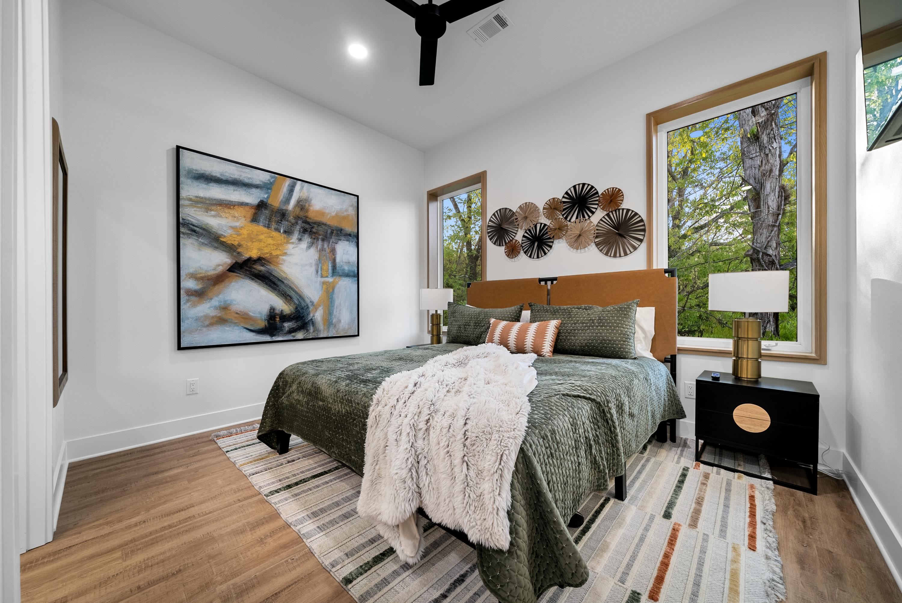 LAKE VIEW - Residential