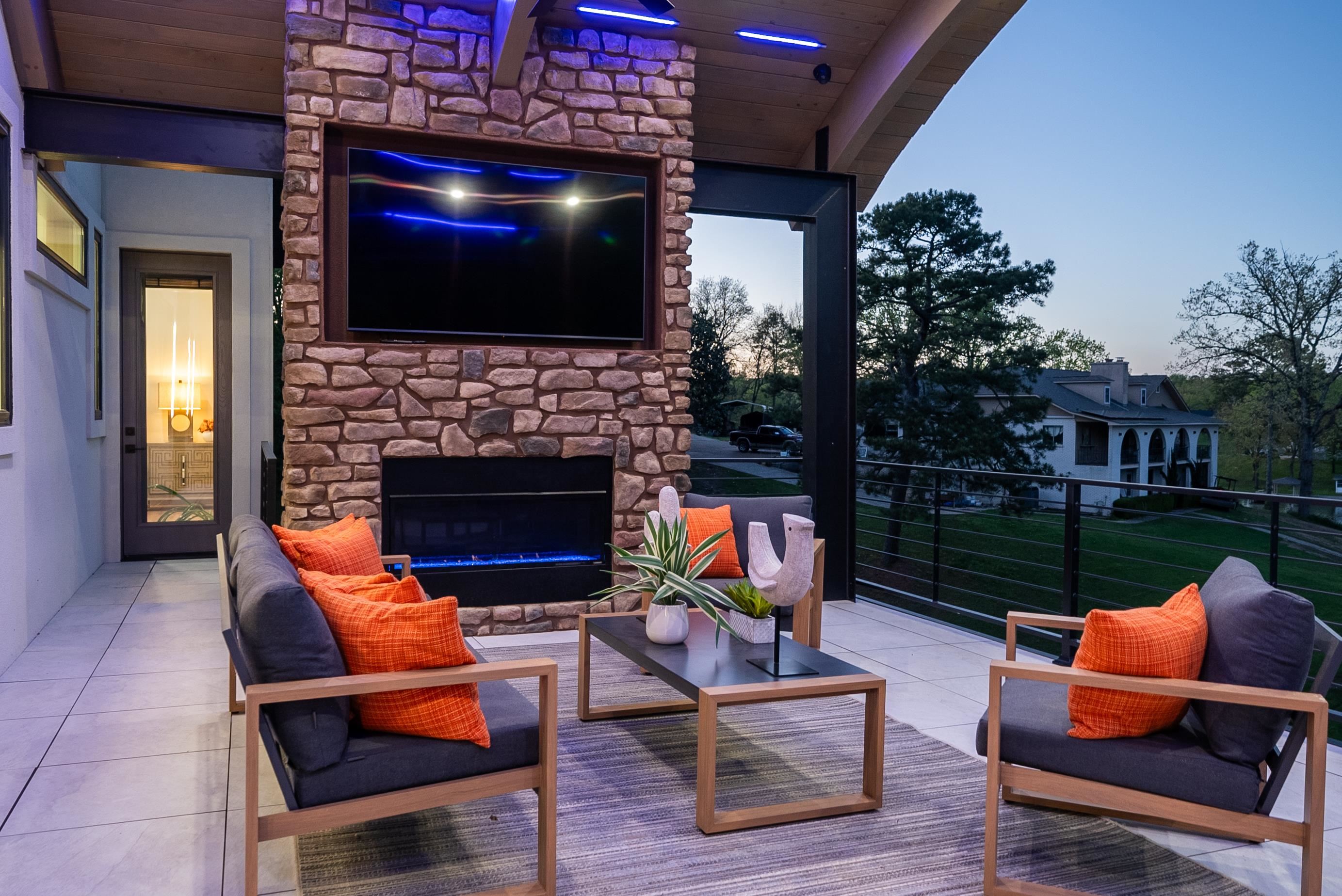 LAKE VIEW - Residential