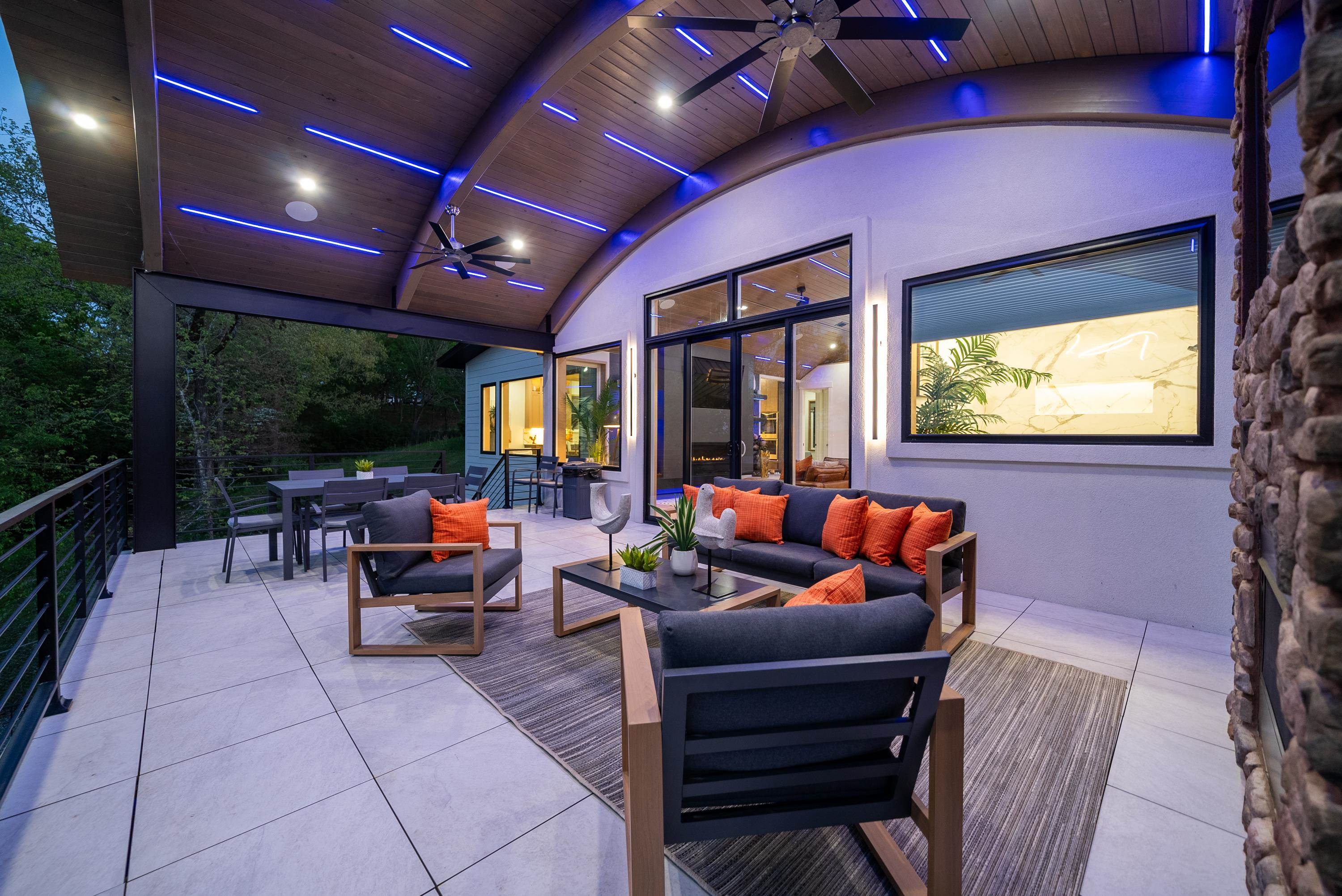LAKE VIEW - Residential