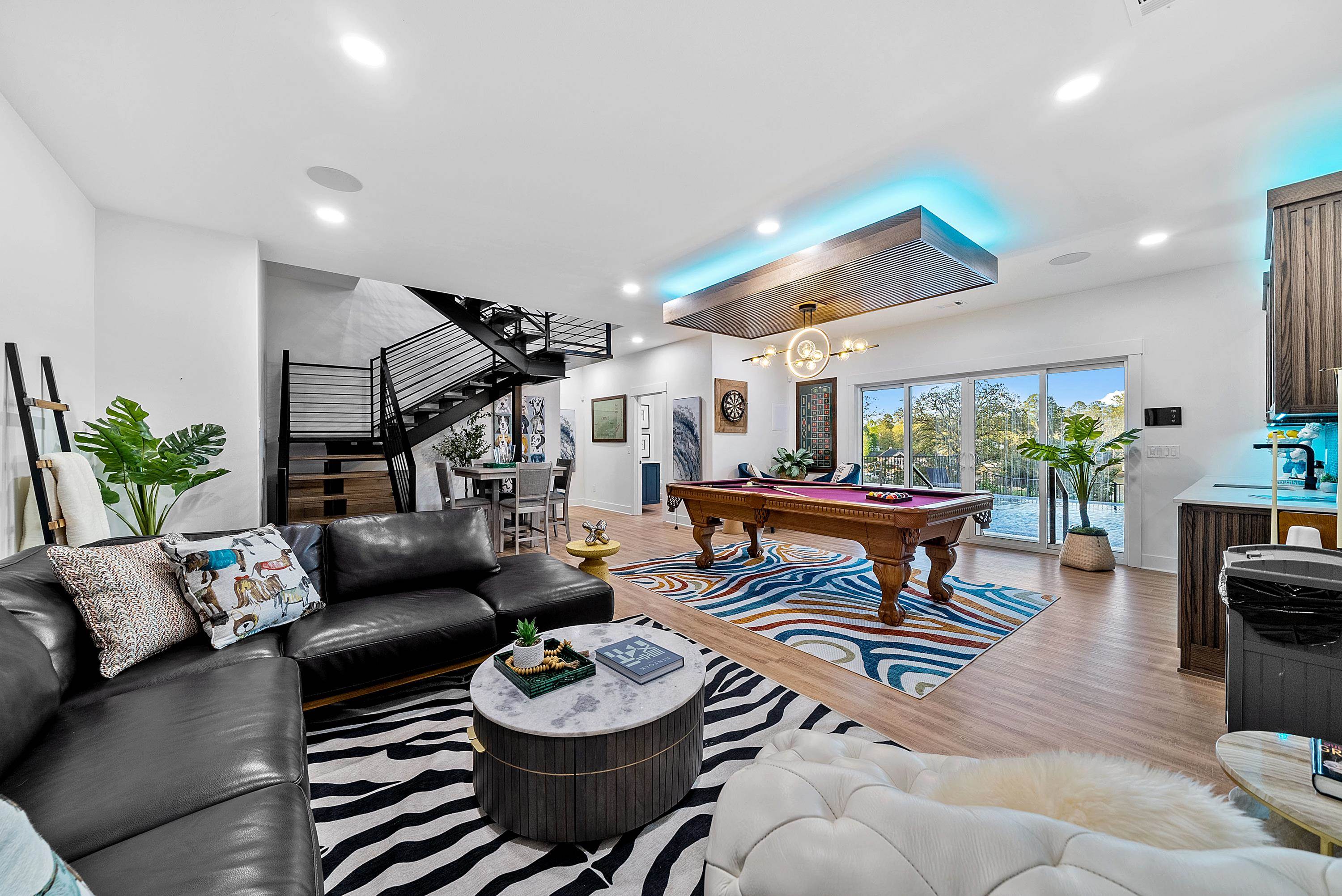 LAKE VIEW - Residential