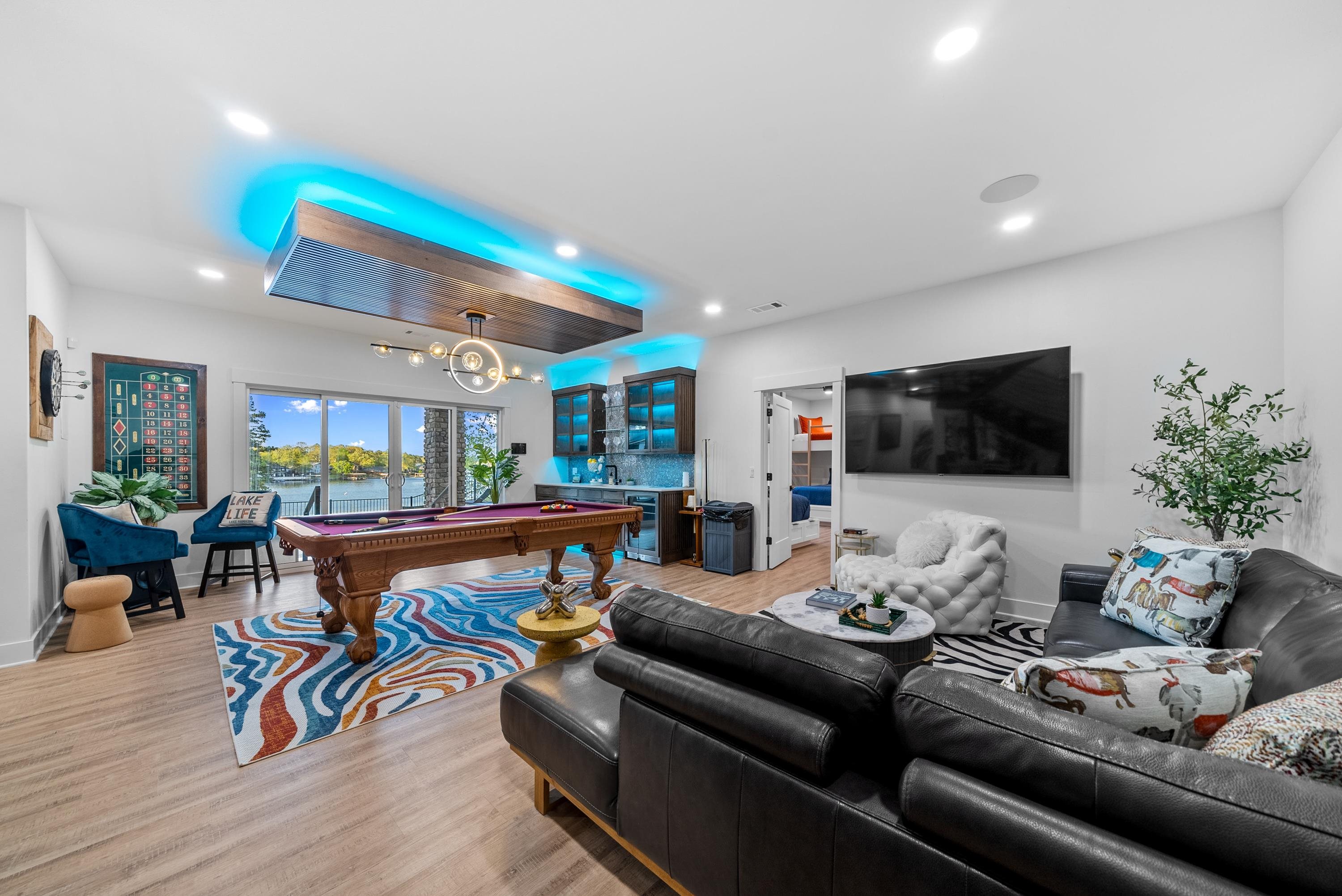 LAKE VIEW - Residential