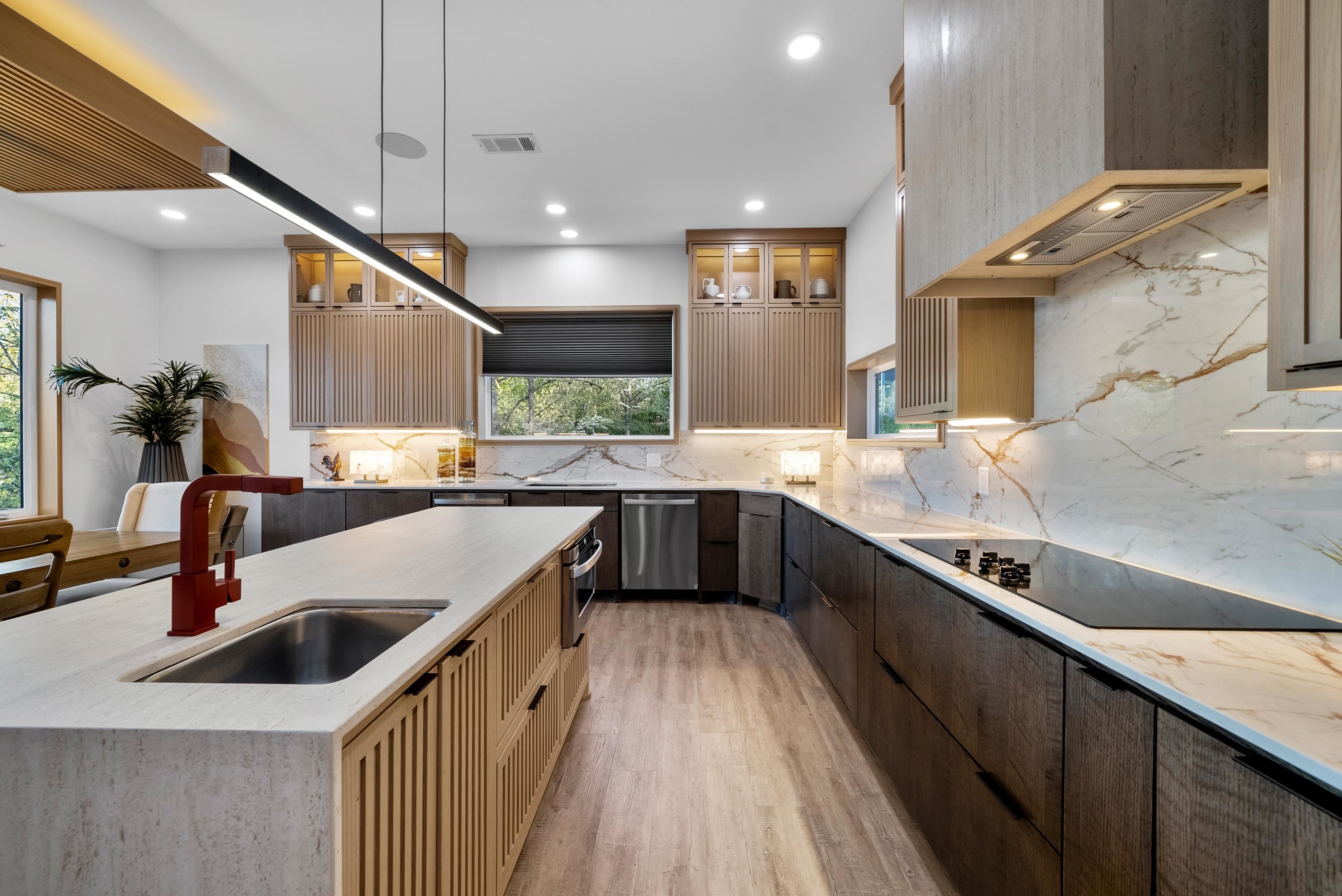 LAKE VIEW - Residential