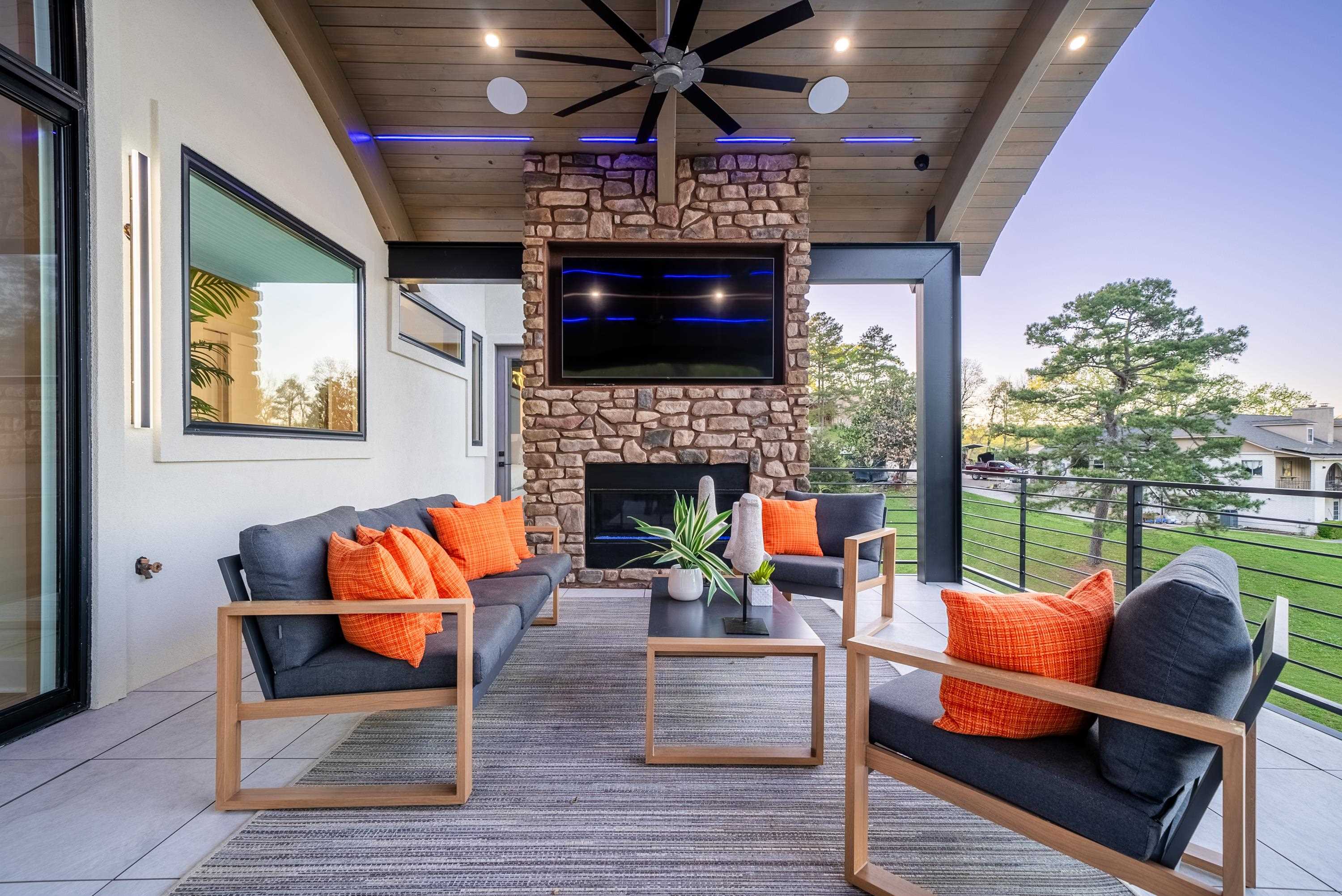 LAKE VIEW - Residential