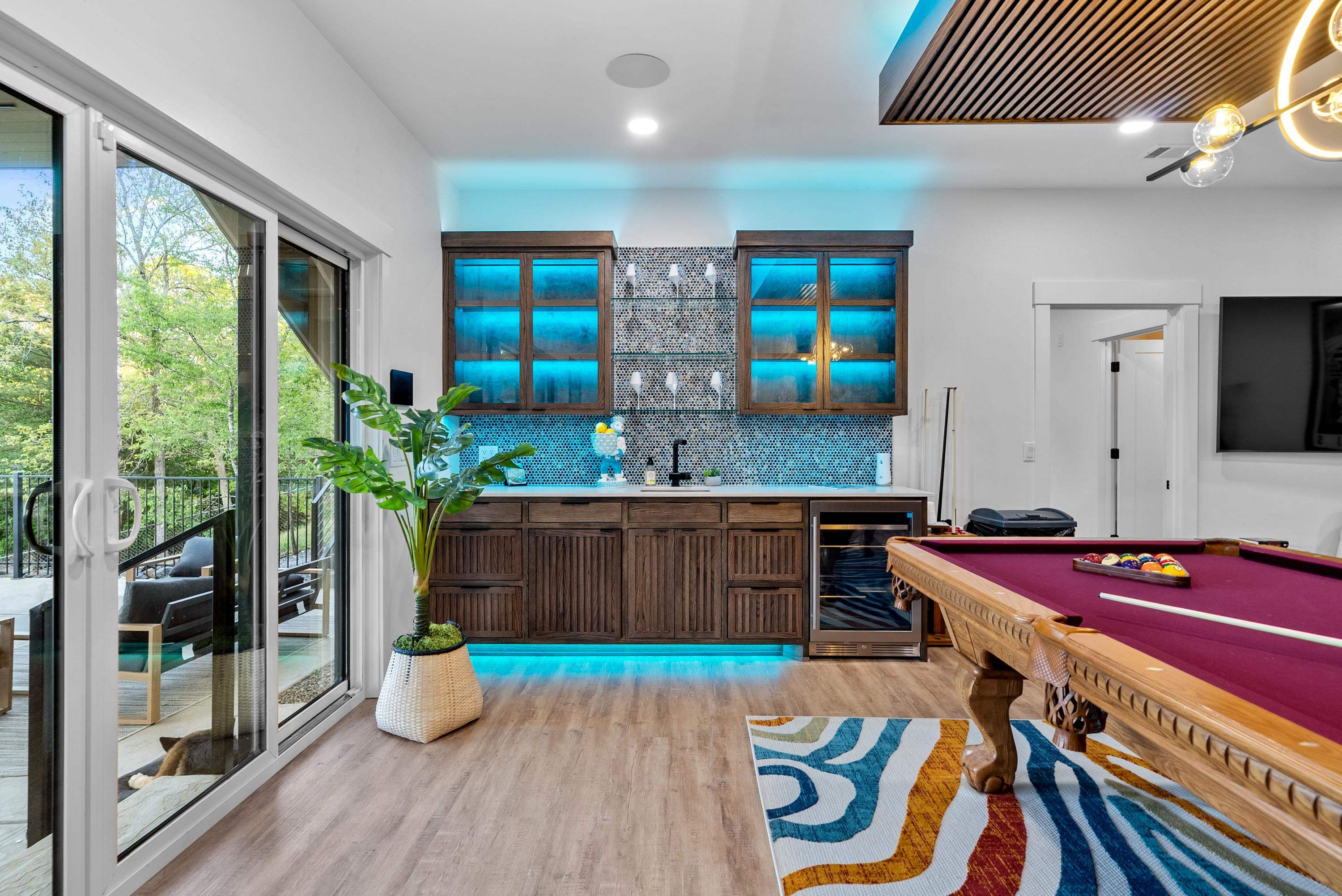 LAKE VIEW - Residential