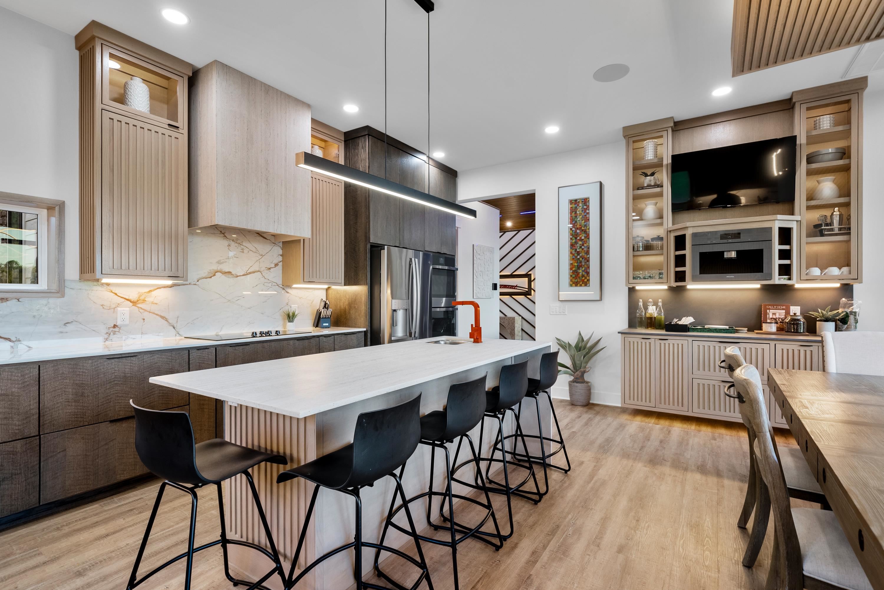 LAKE VIEW - Residential
