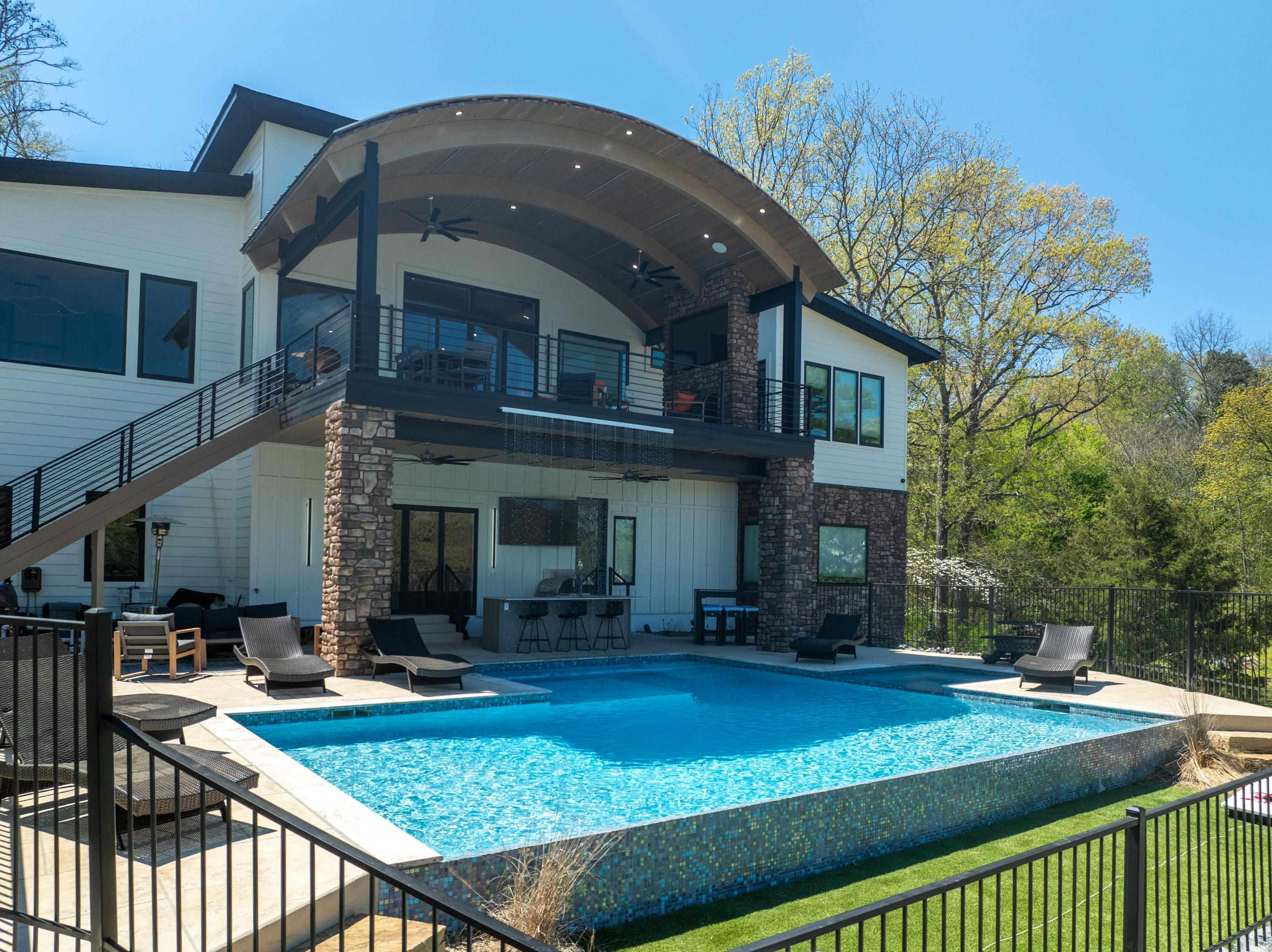 LAKE VIEW - Residential