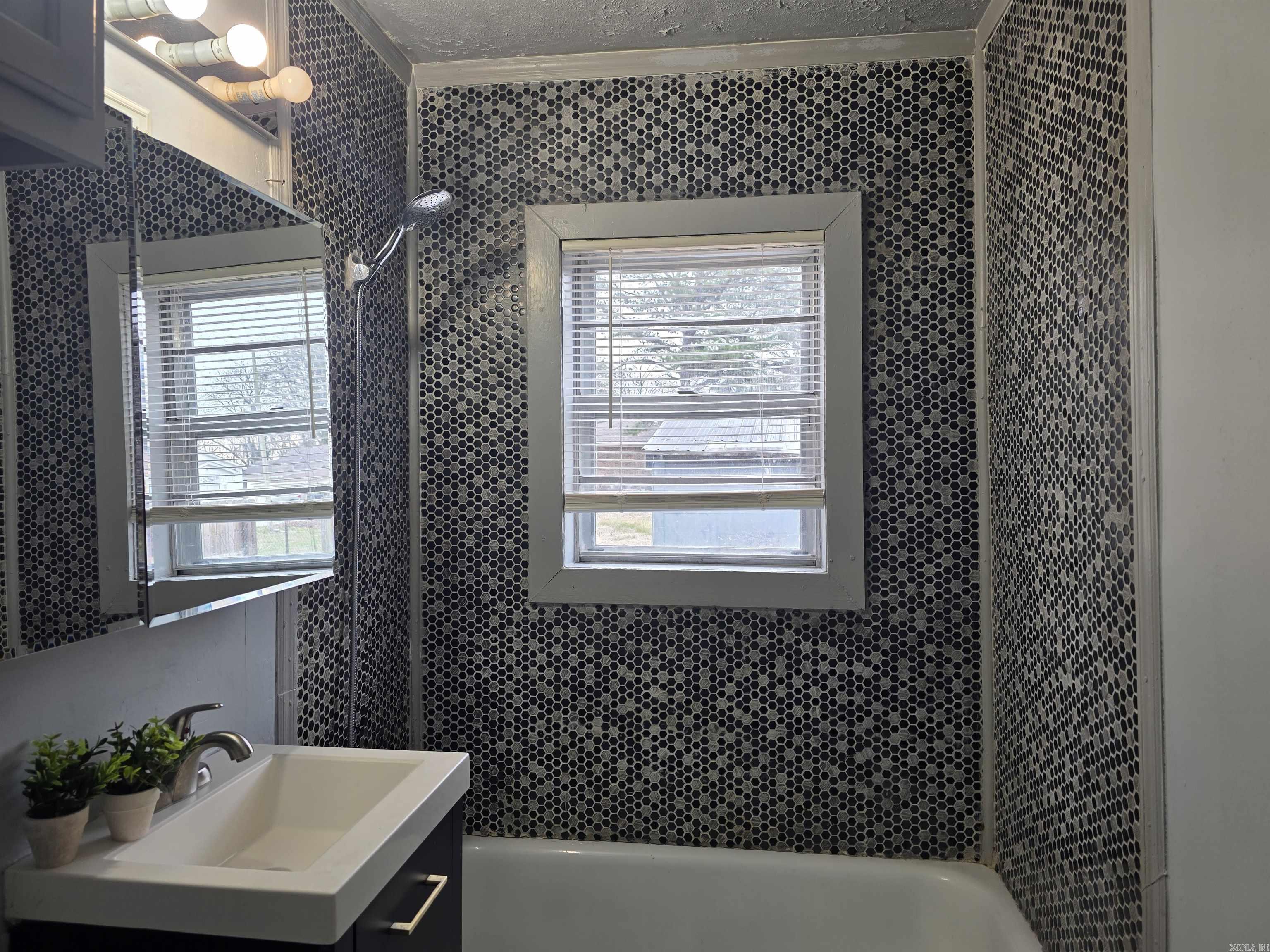 MEADOW PARK - Residential Lease