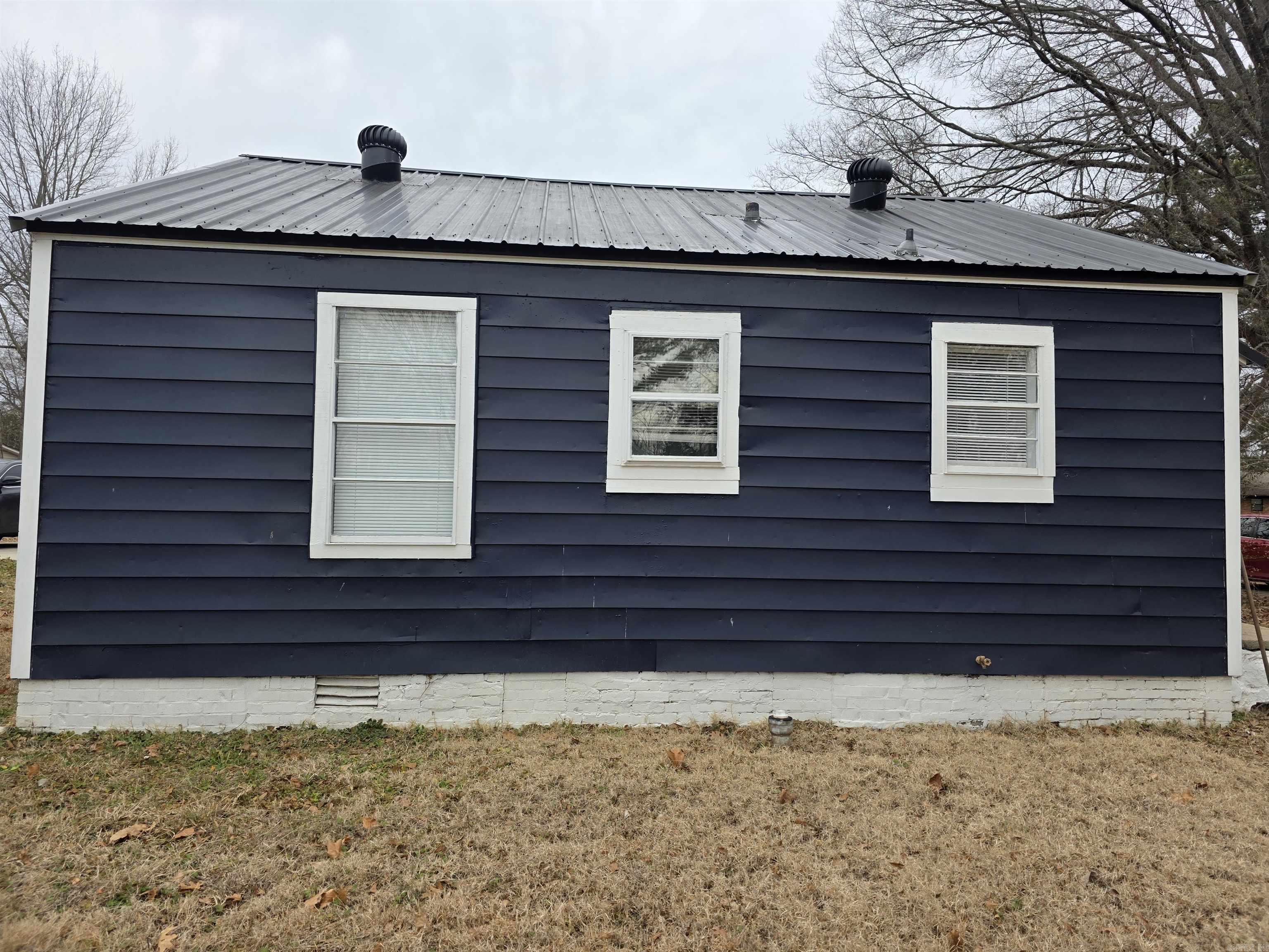 MEADOW PARK - Residential Lease