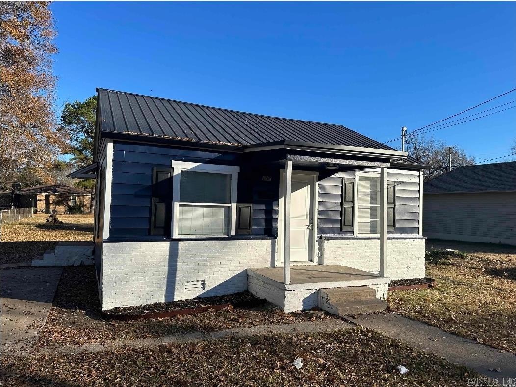 MEADOW PARK - Residential Lease