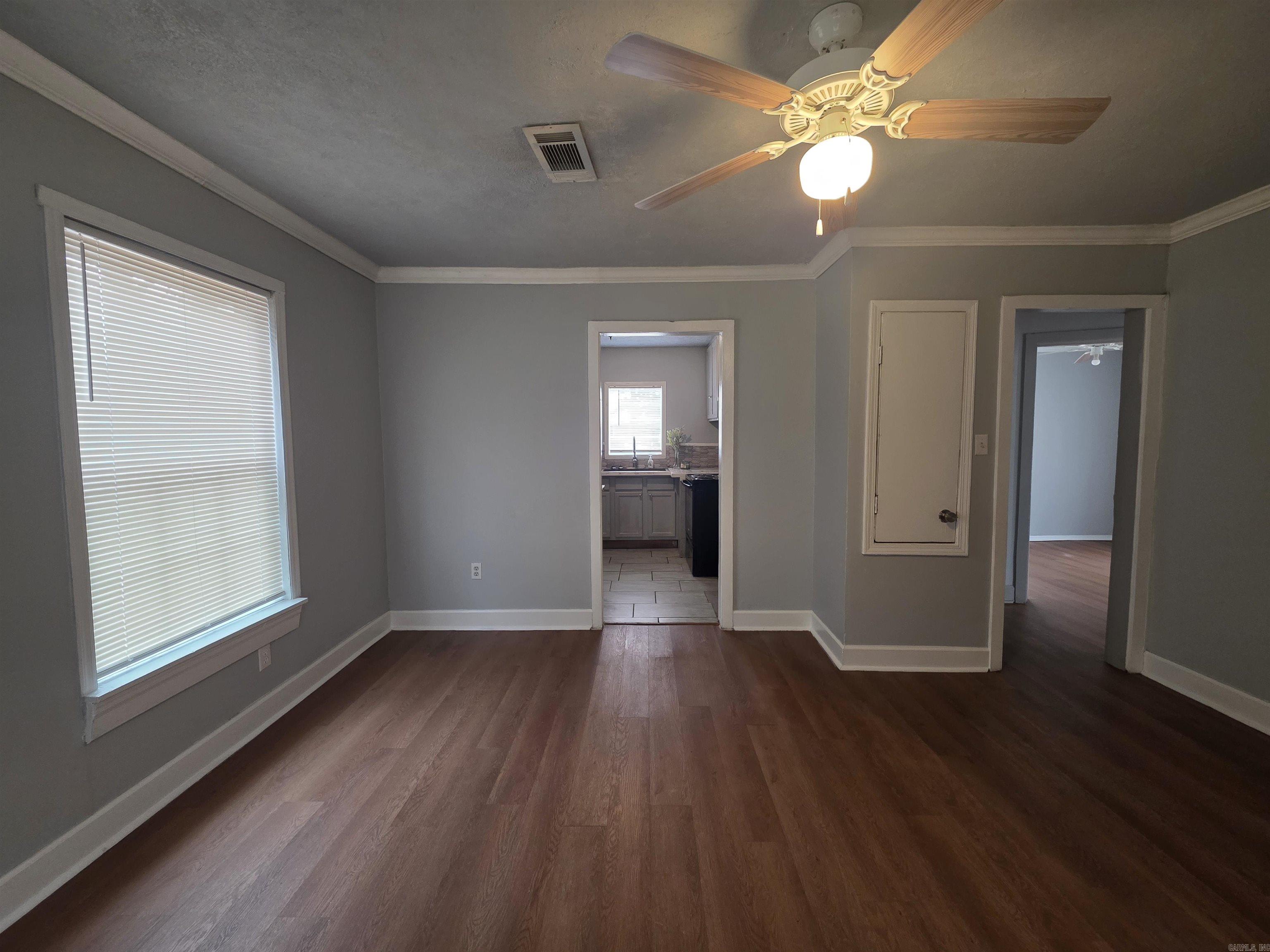 MEADOW PARK - Residential Lease