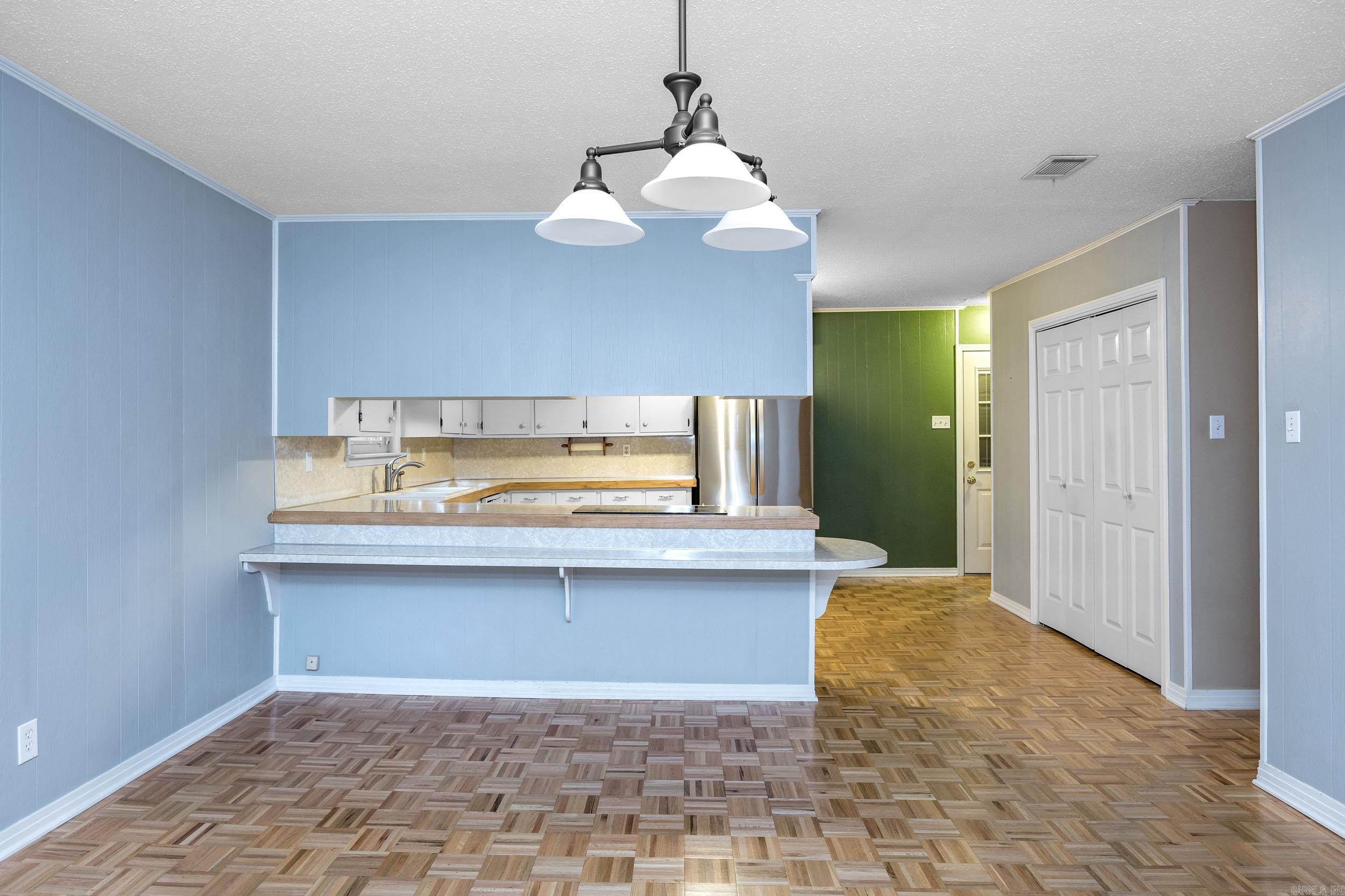 SUBURBANETTE ESTATES - Residential