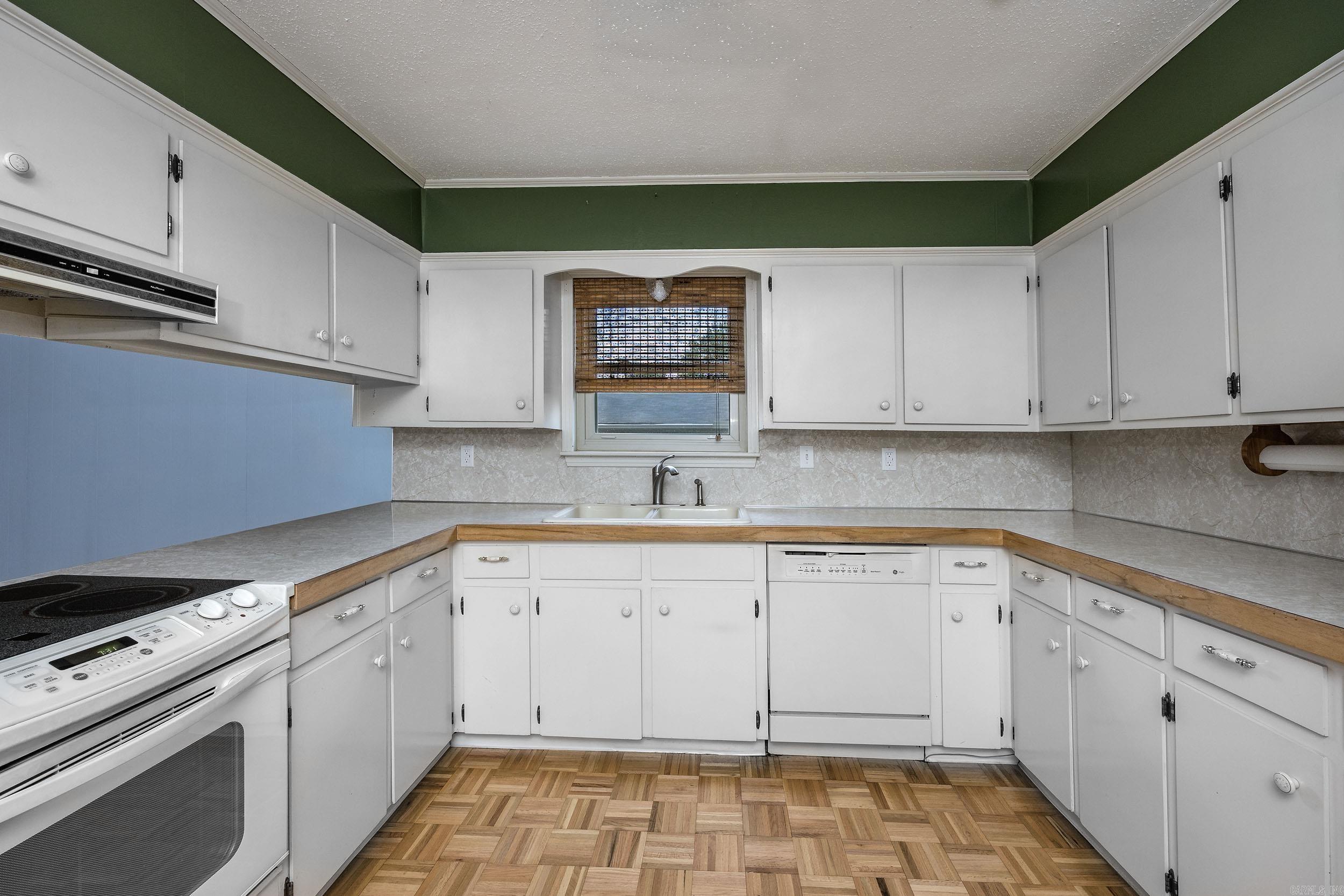 SUBURBANETTE ESTATES - Residential