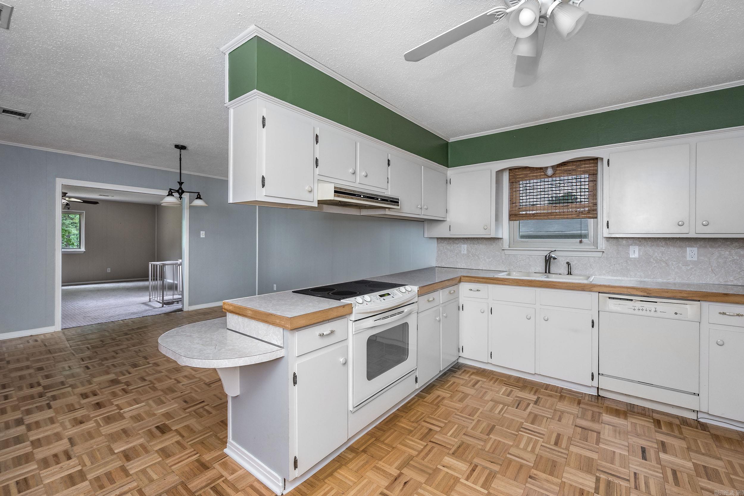 SUBURBANETTE ESTATES - Residential