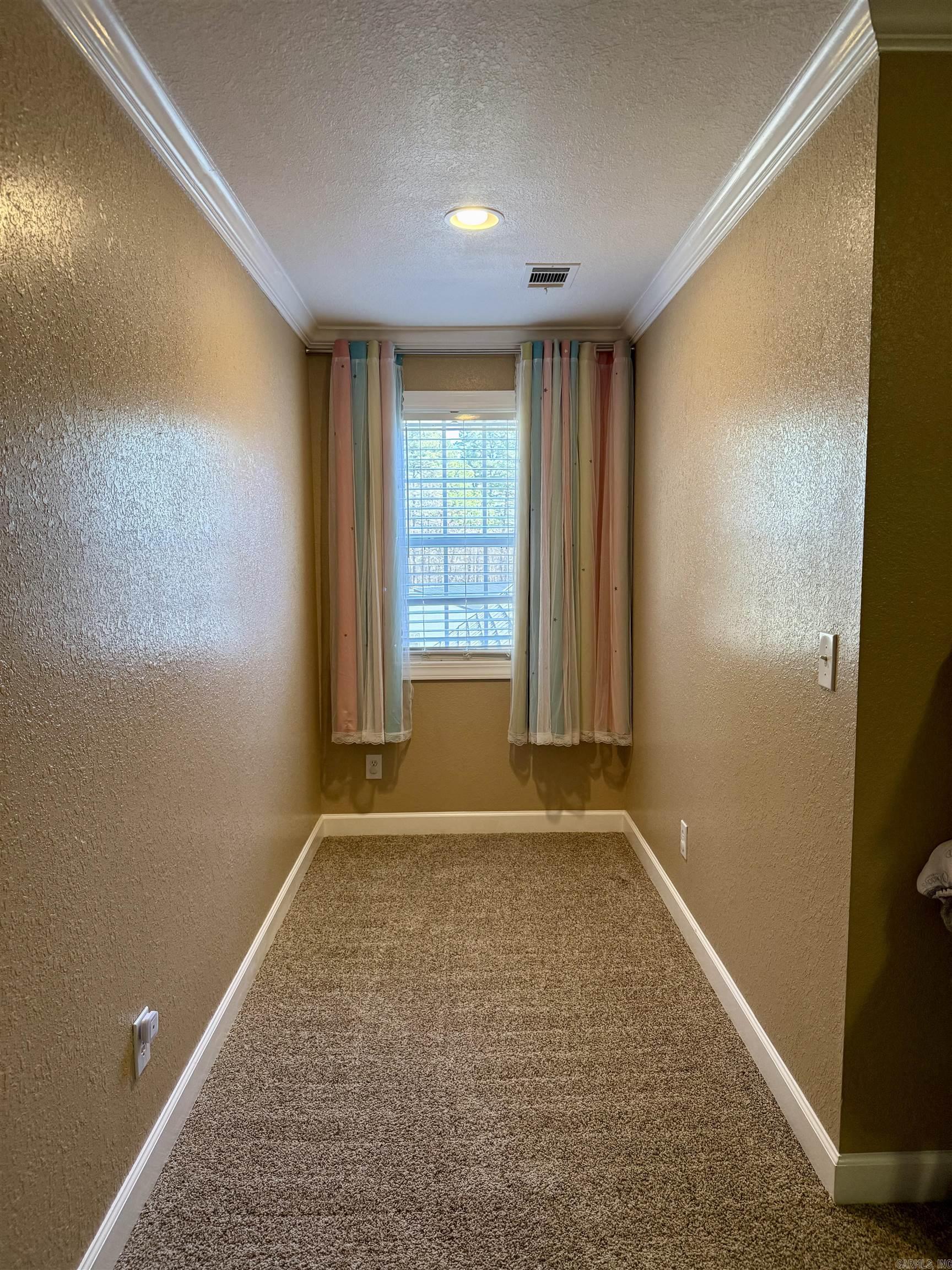 WOODLAND HILLS - Residential