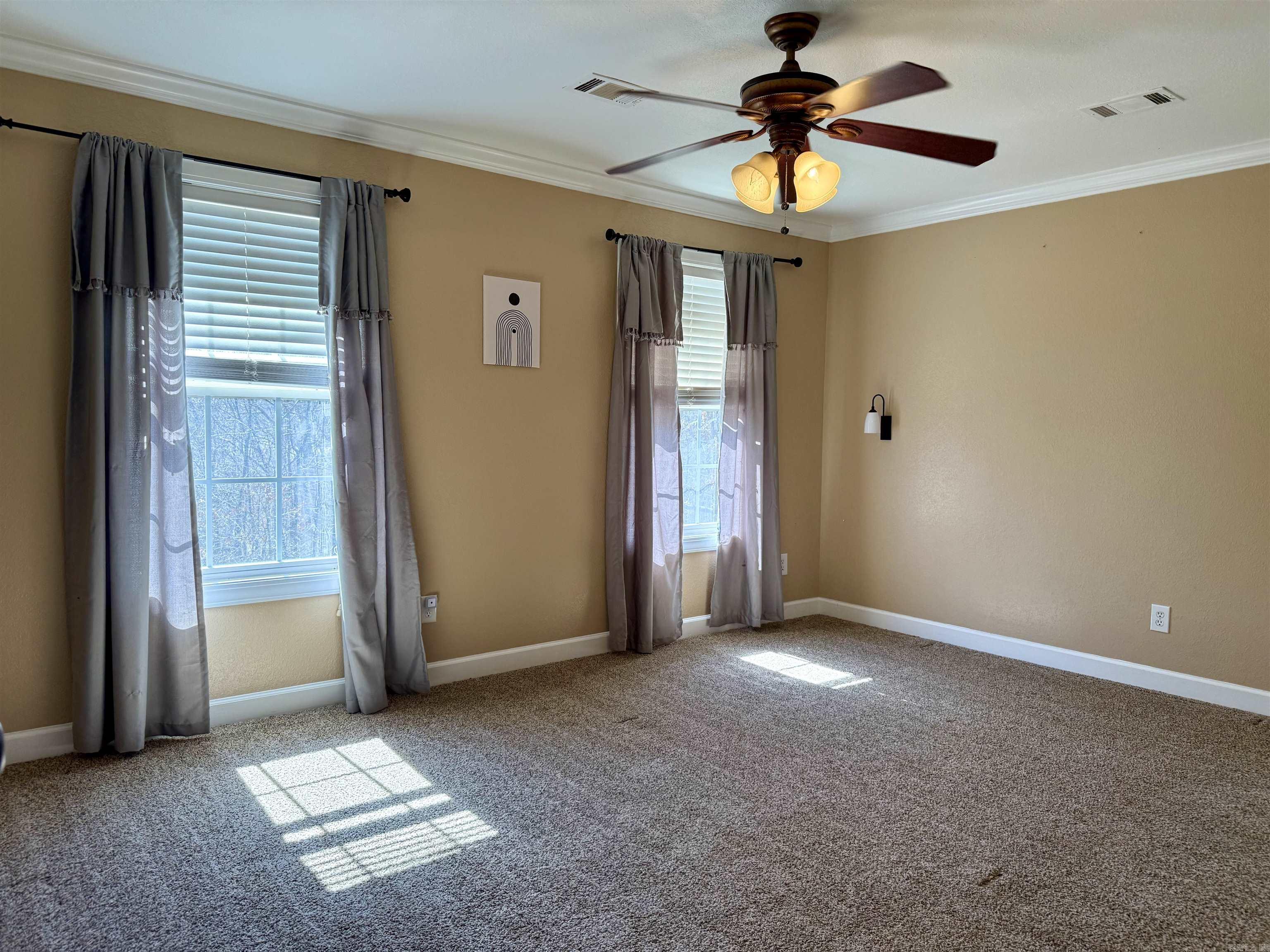 WOODLAND HILLS - Residential