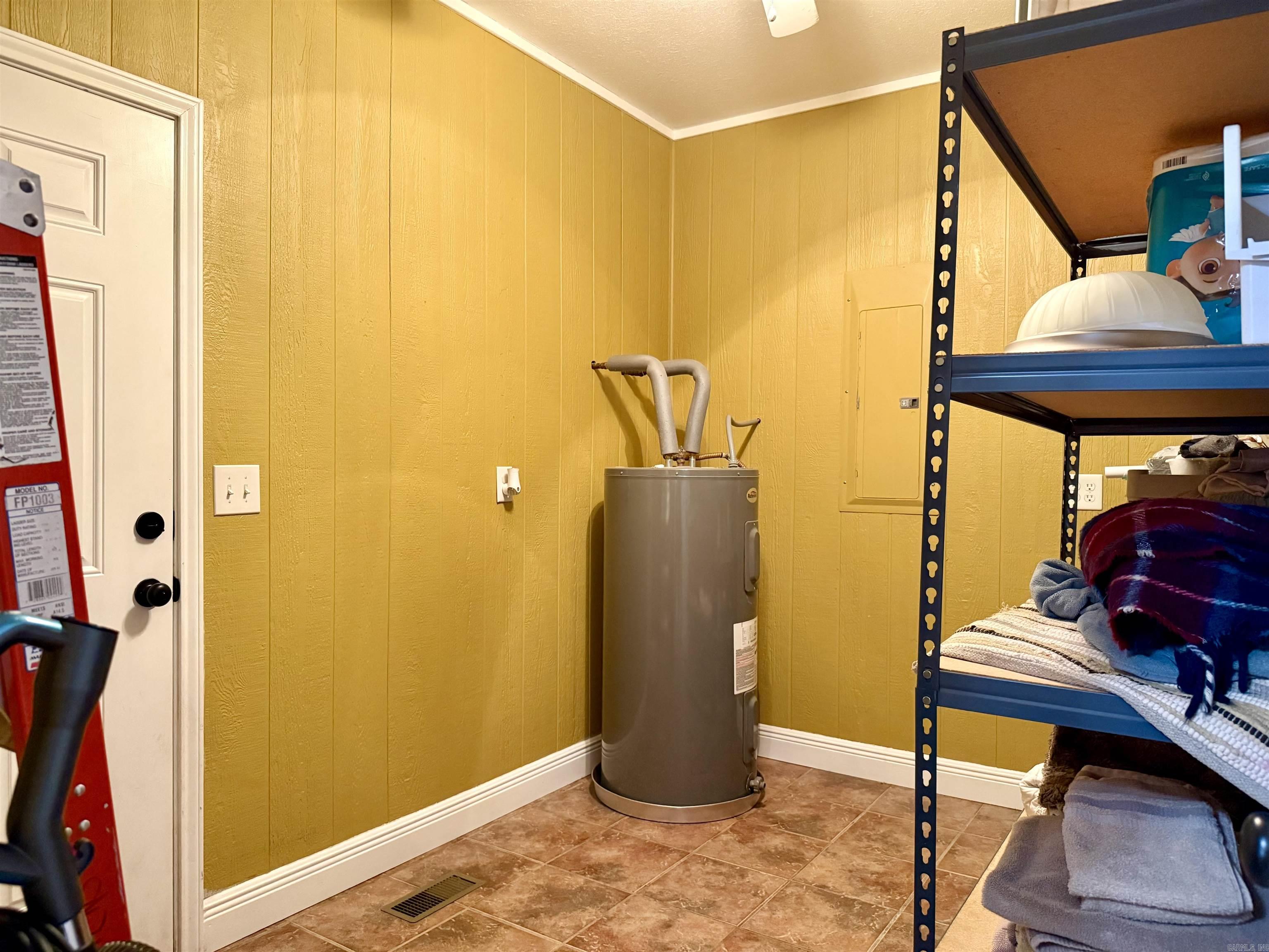 WOODLAND HILLS - Residential