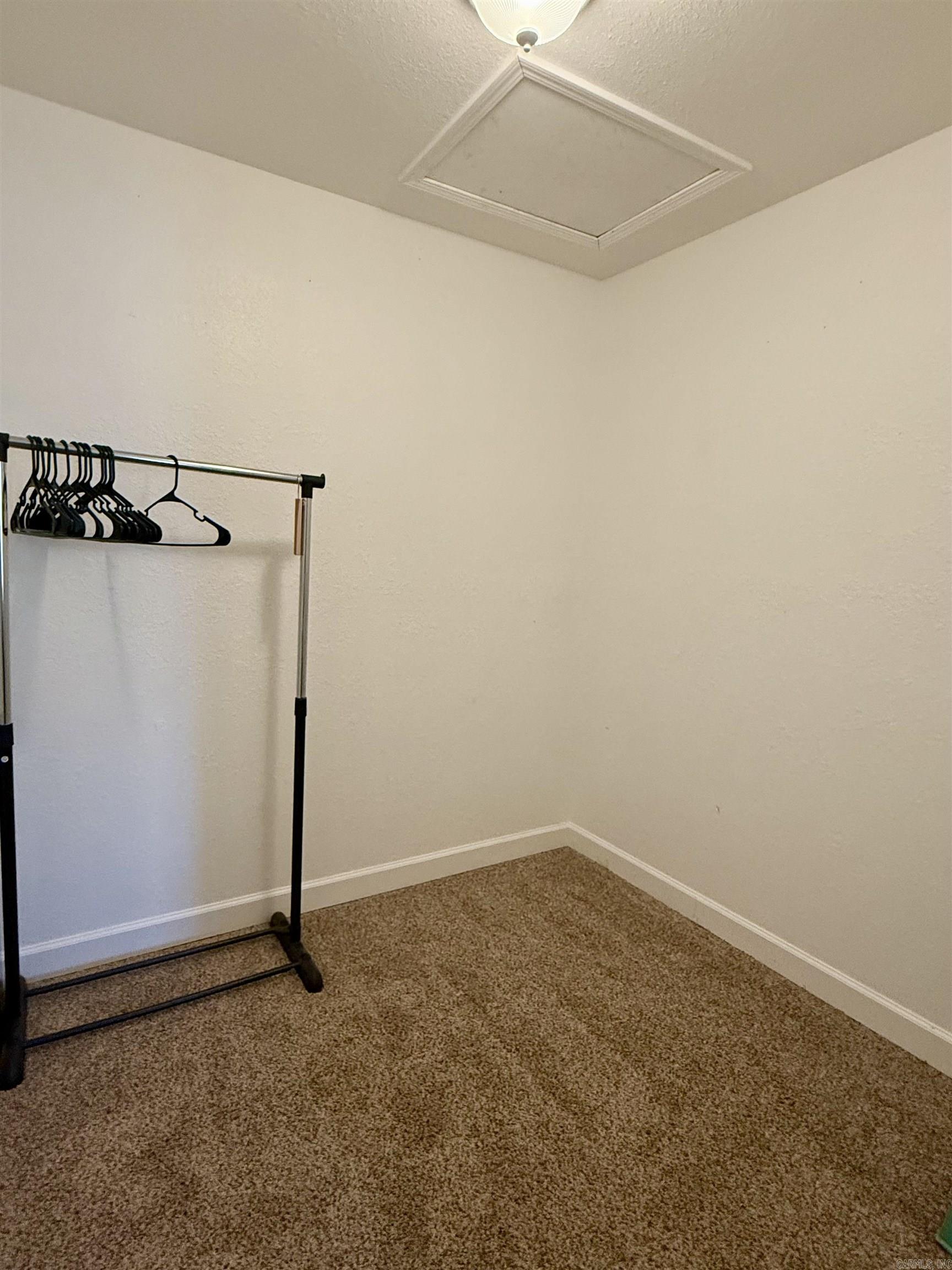 WOODLAND HILLS - Residential